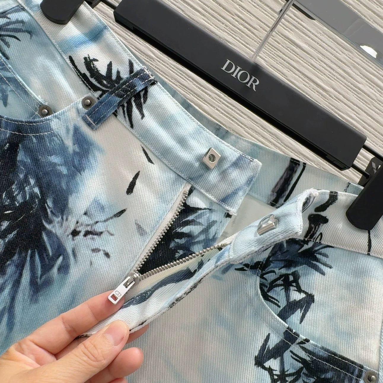 D 25 New Ink Painting Print Shorts
