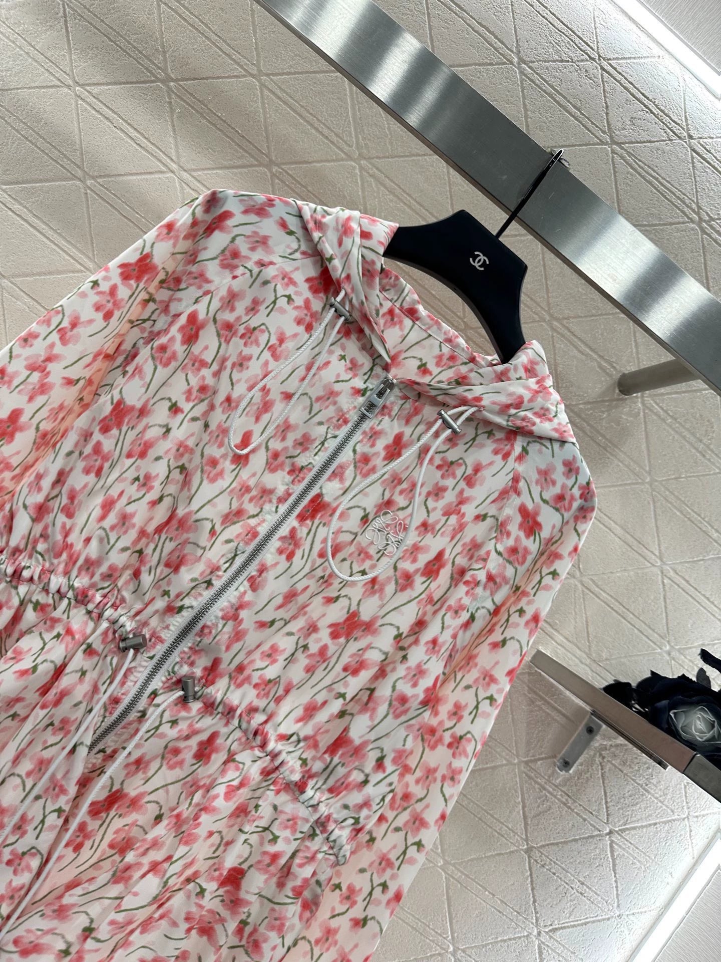 L 25 Hooded Floral Print Jacket
