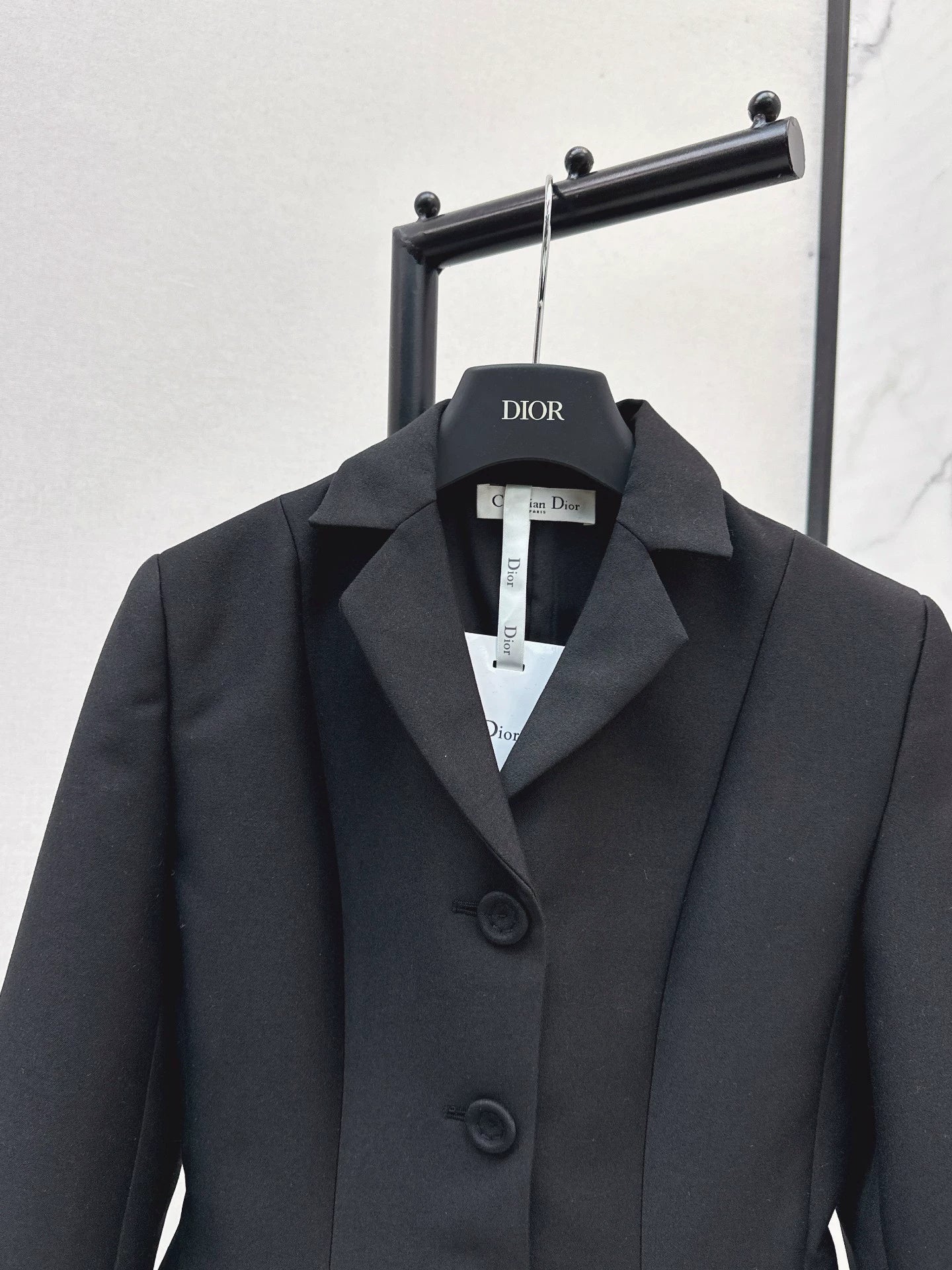 Di 25 Minimalist single breasted slim fit suit jacket