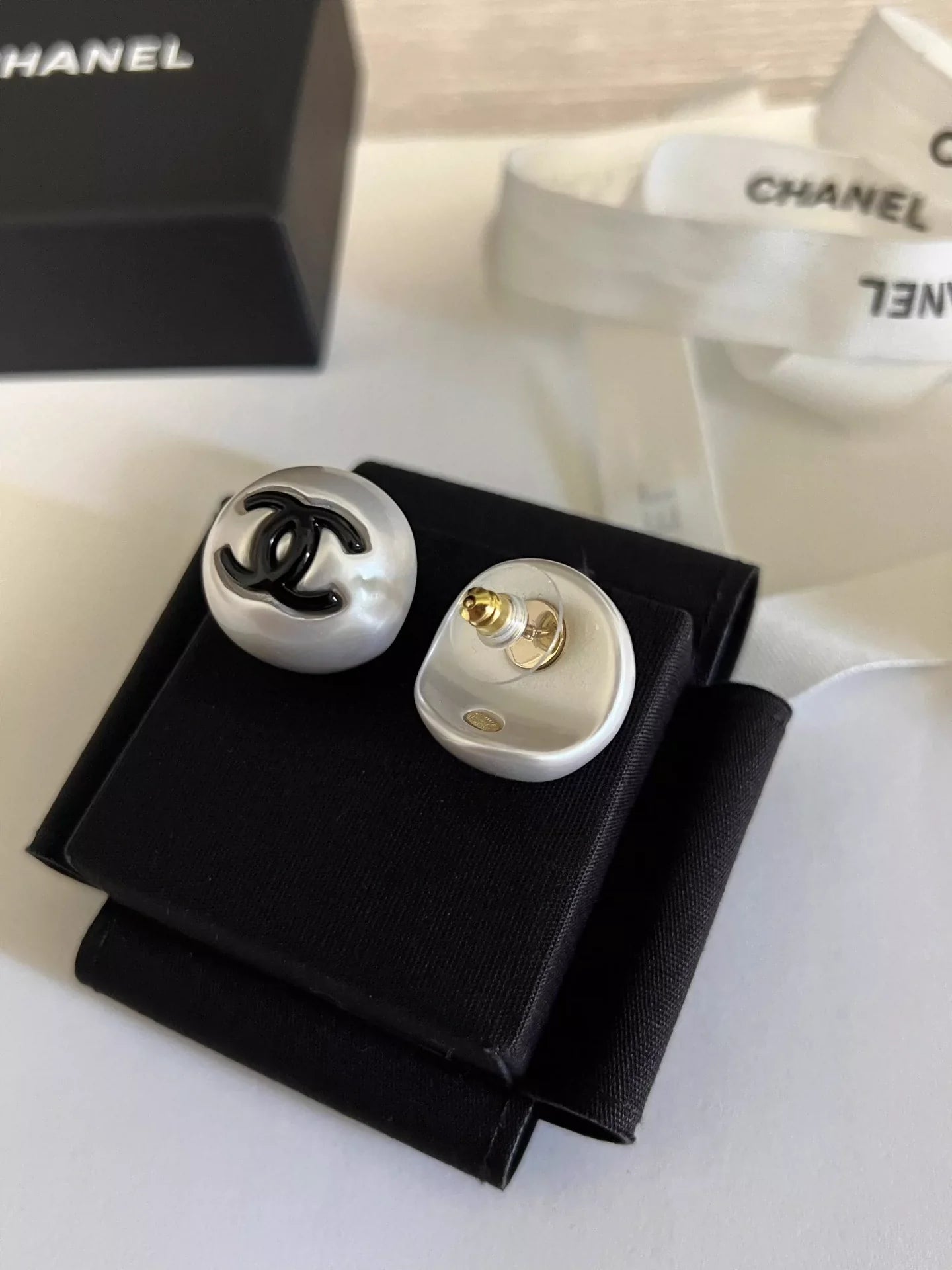 25 Summer new enamel double c pearl earrings