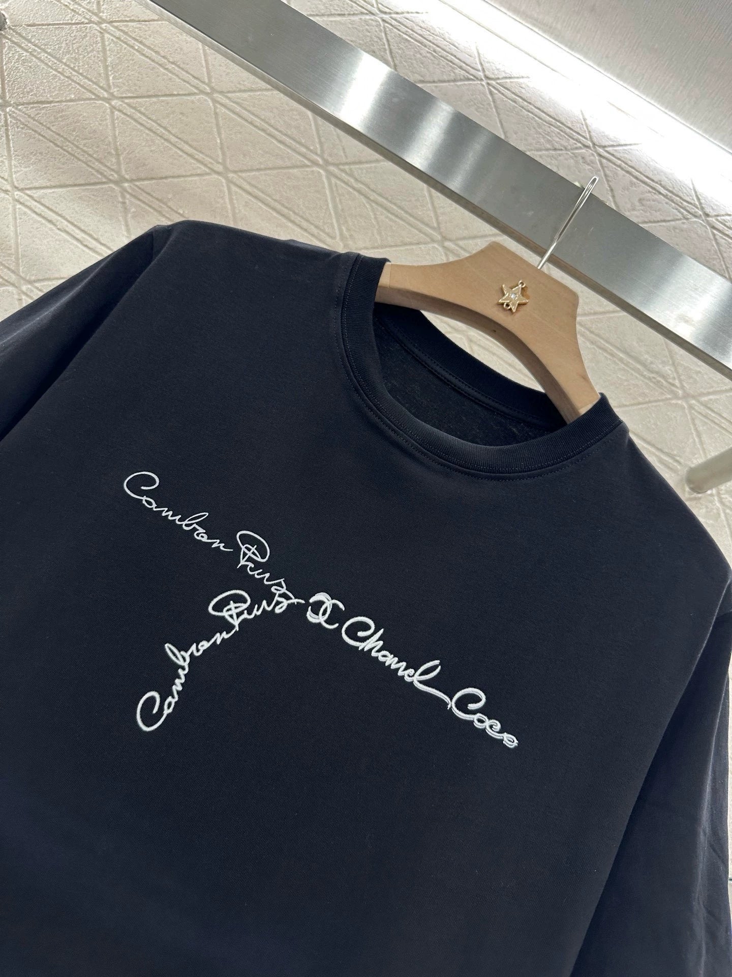 C 25 Round neck embroidered letters short sleeve T-shirt