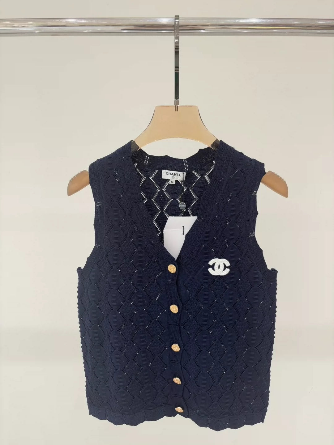 C 25 Summer new V-neck letter logo patch letter logo diamond button knitted vest