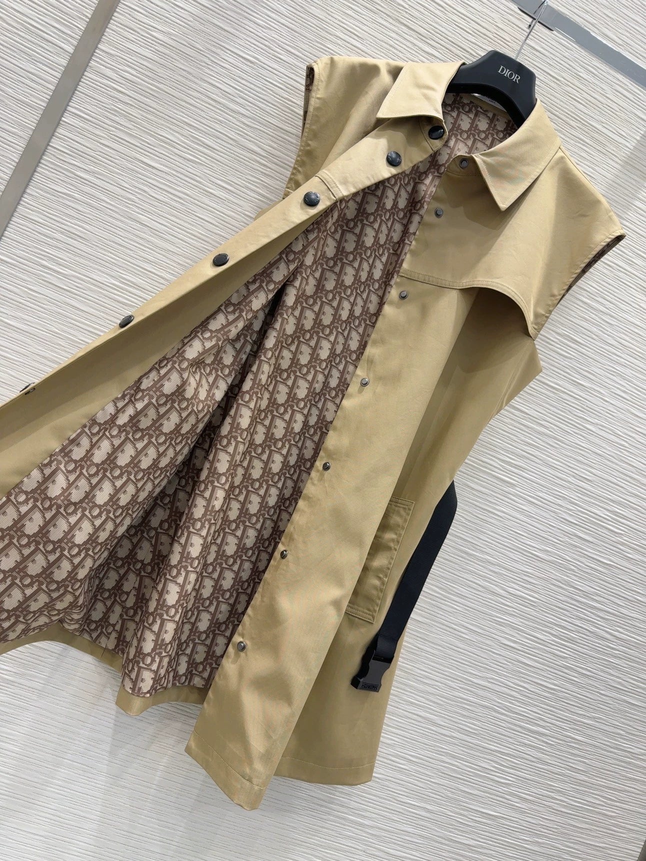 D 25 New Bee Embroidered Belt Single Breasted Vest Dresses