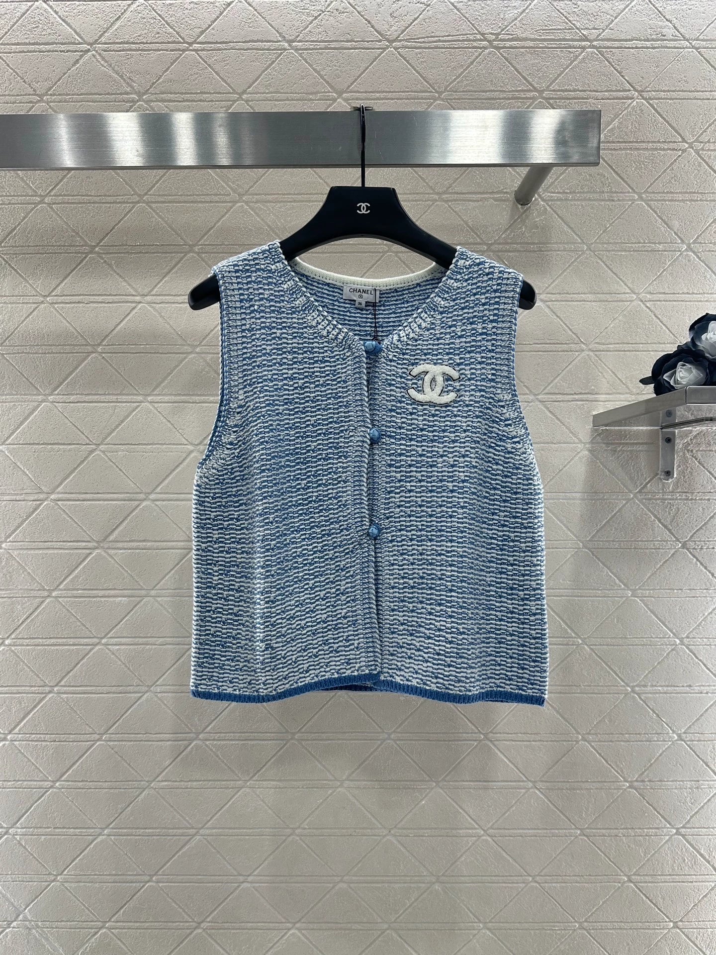 C 25 Chinese style buttoned knitted vest