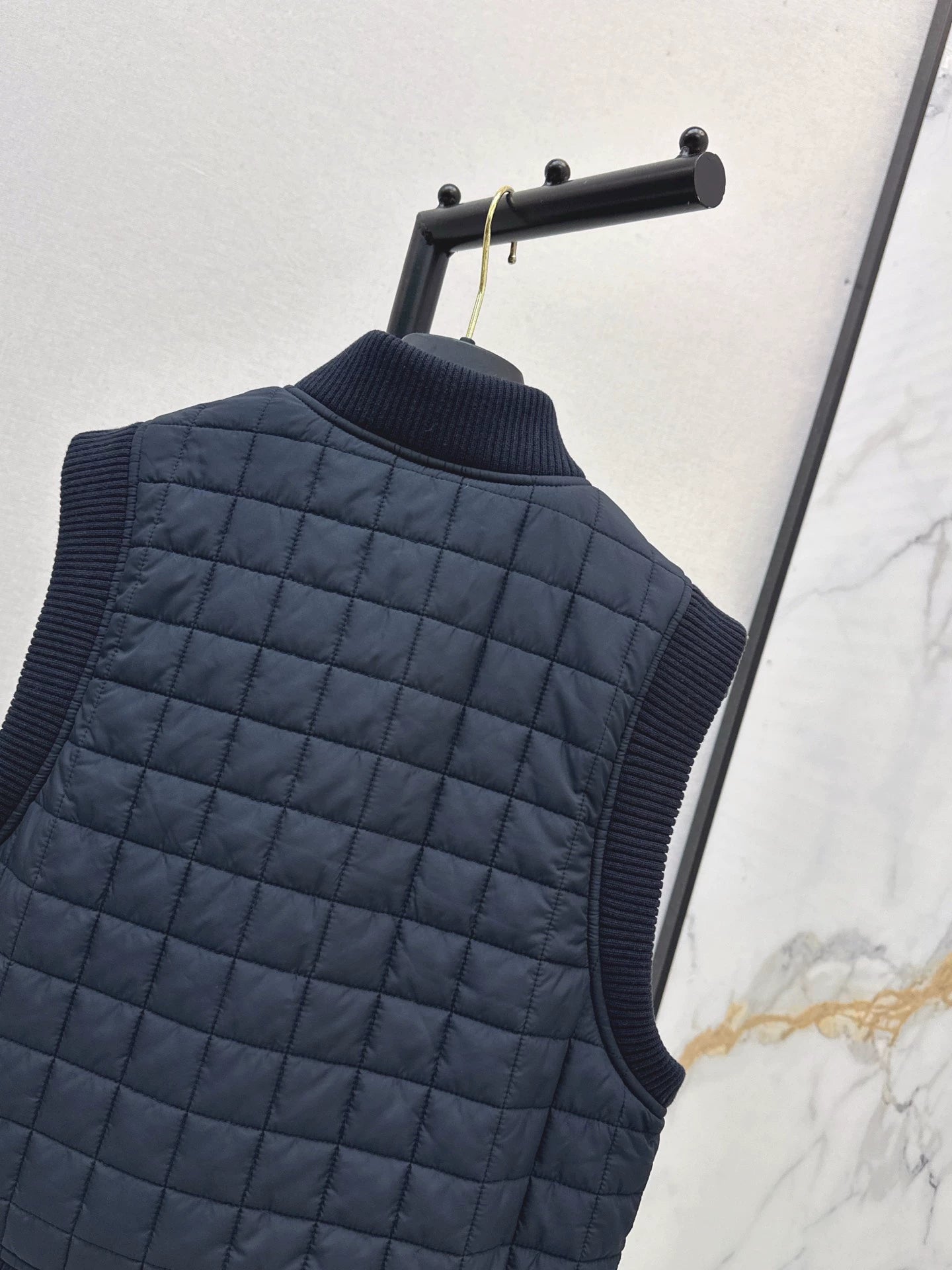 He 25 New vest