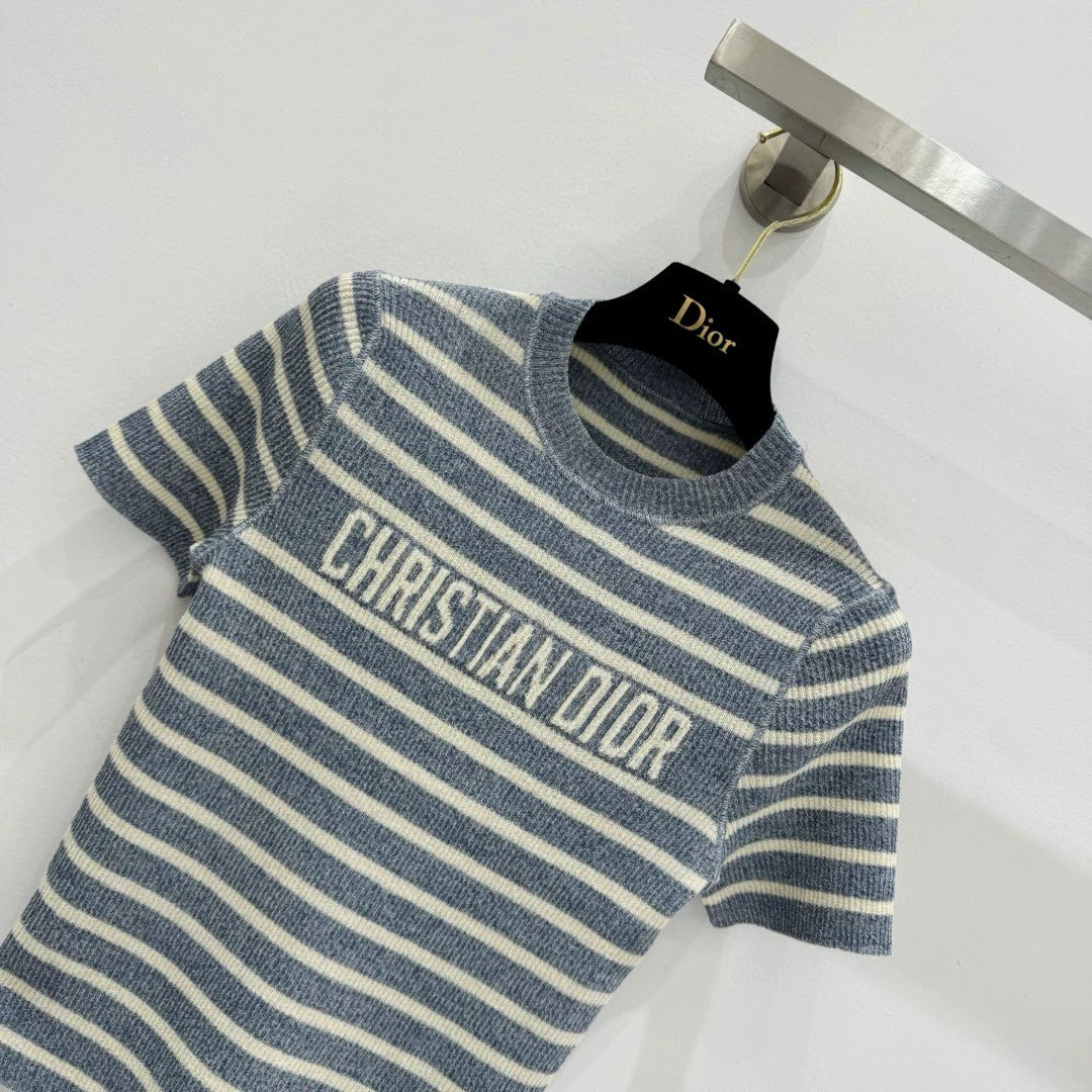 D 25 New Navy Style Crew Neck Stretch Knit