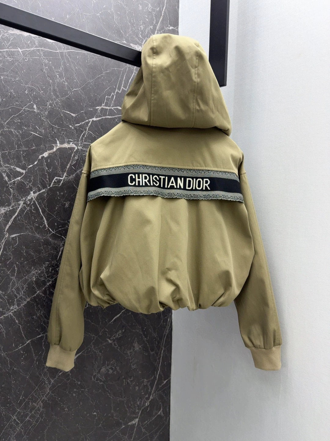 D 25 Neue klassische kurze Windjacke mit Kapuze