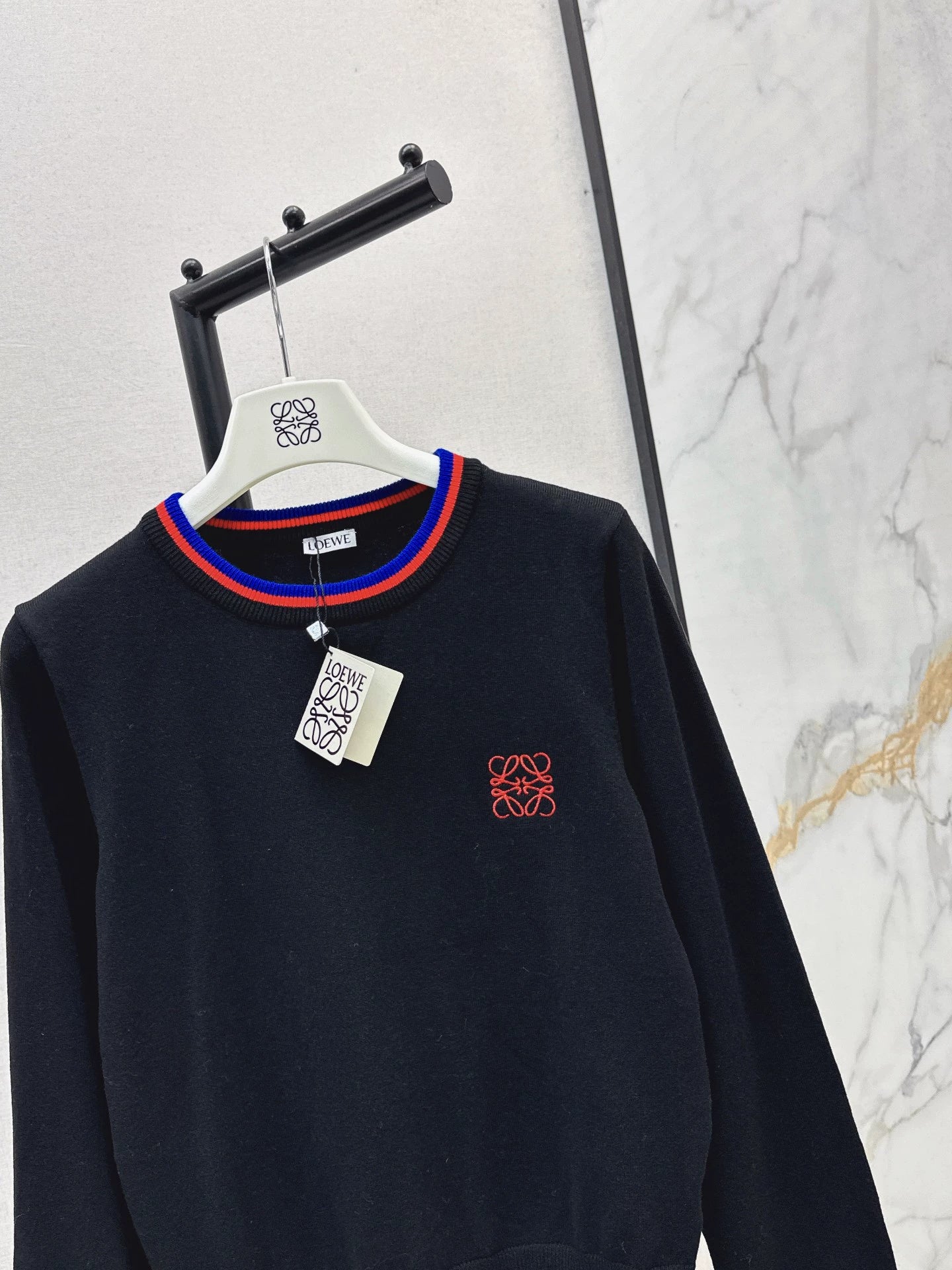Lo 25 Embroidered decorative sweater