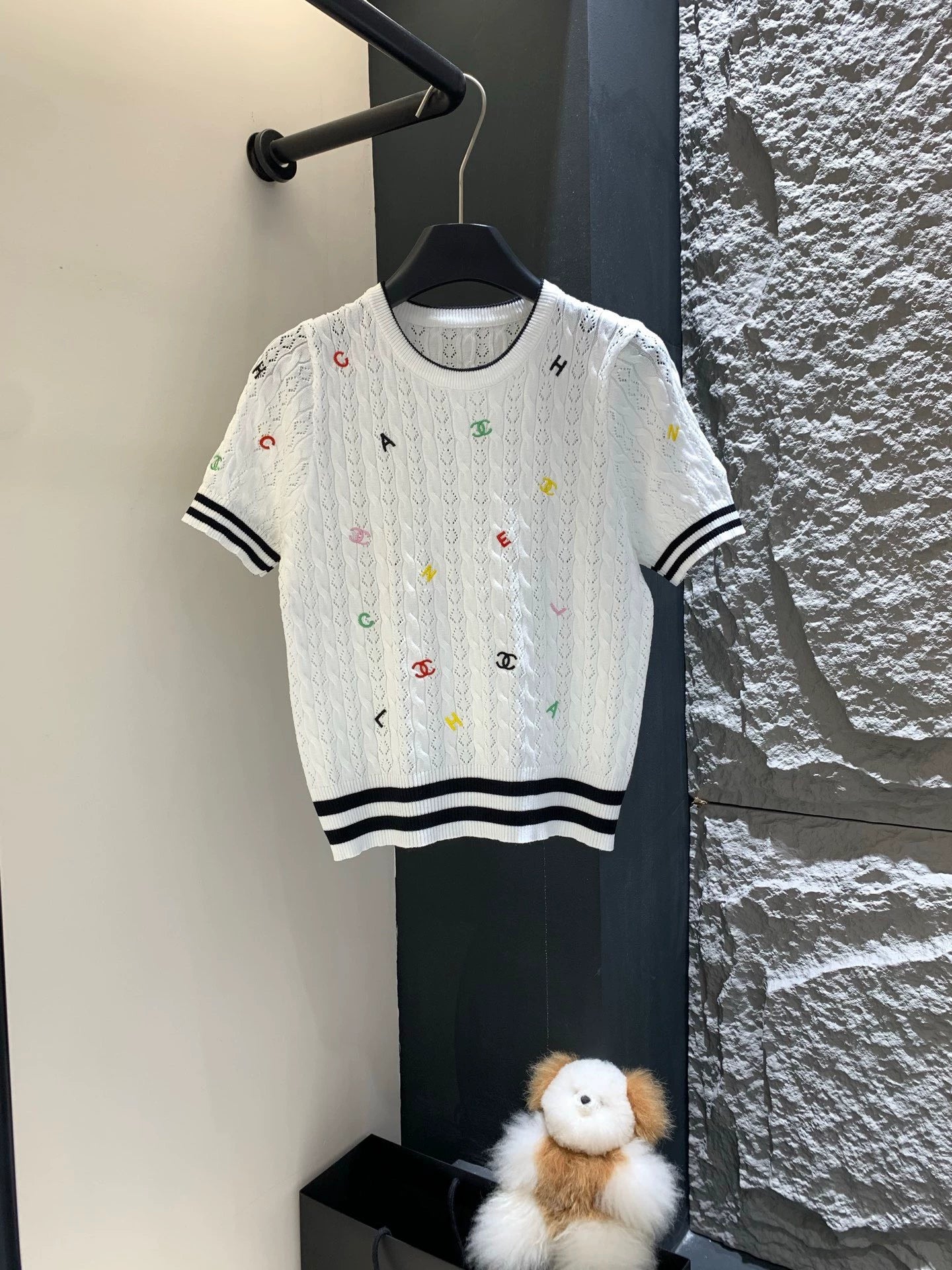 L 25 New three-dimensional embroidery letter knitting short sleeve
