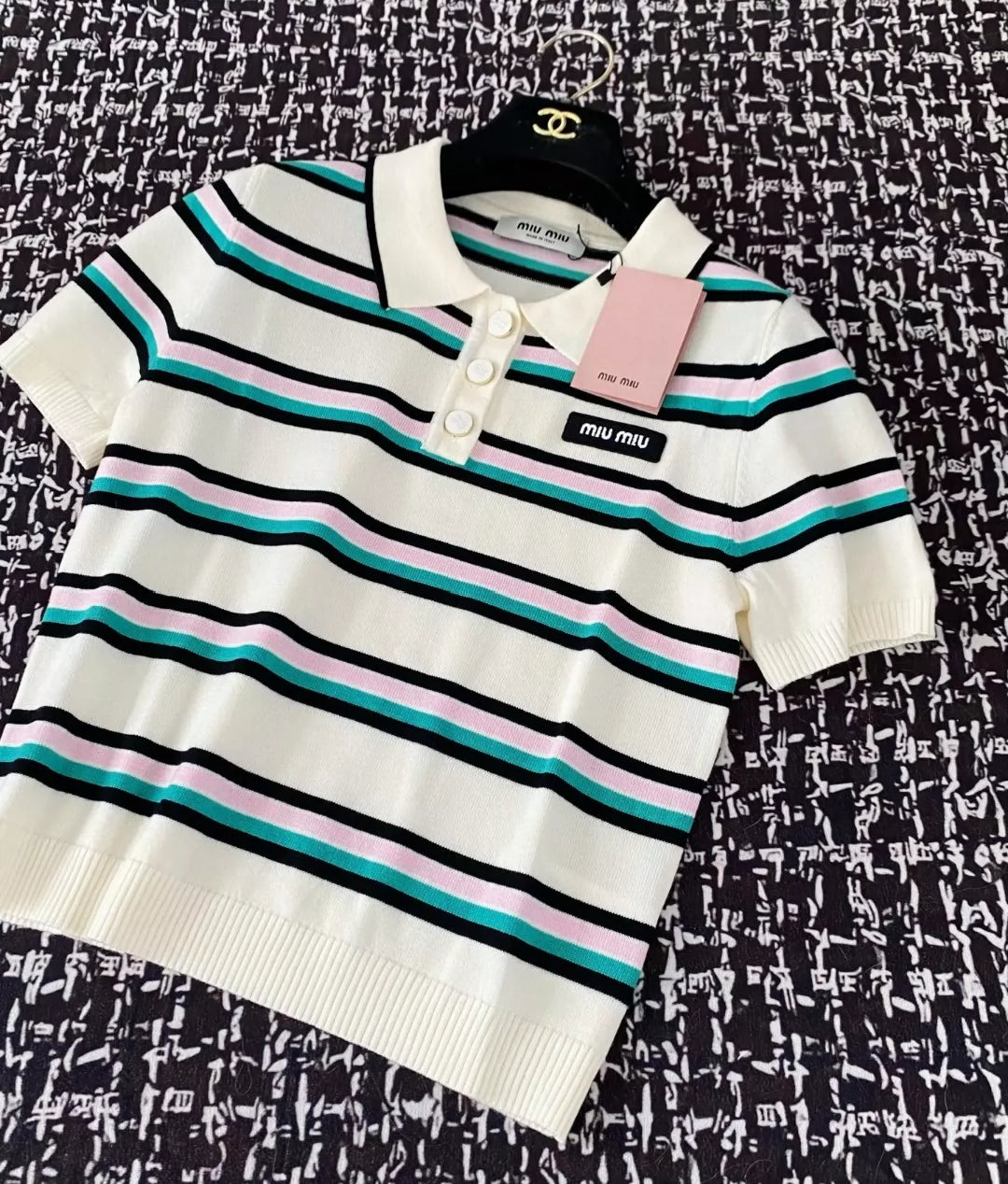 M 25 New Clashing Stripes Buttoned Lapel Short Sleeve Knit Top (White Pink)