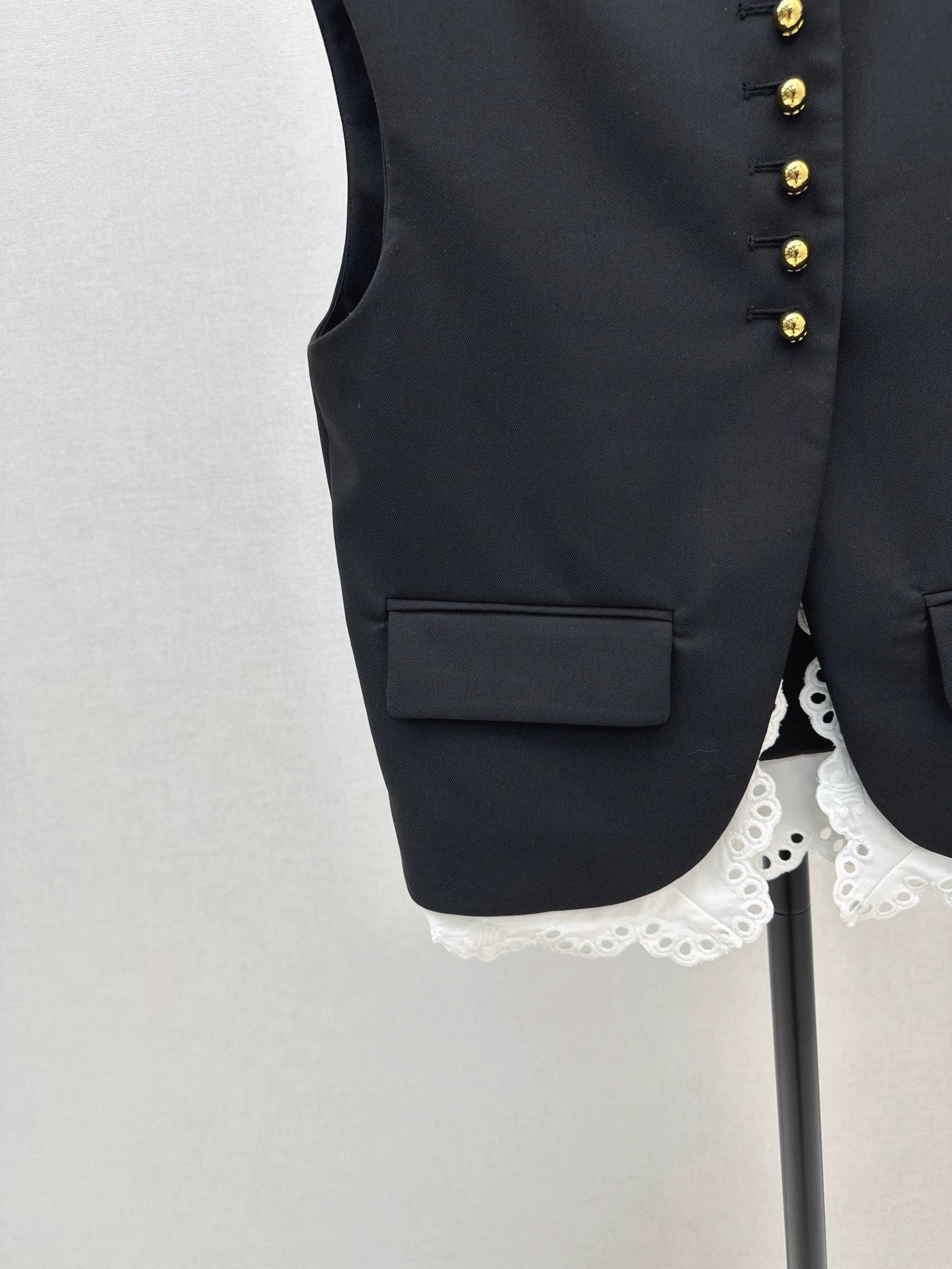 Ce 25 Spring and Summer Jen's latest fake two-piece design vest jacket