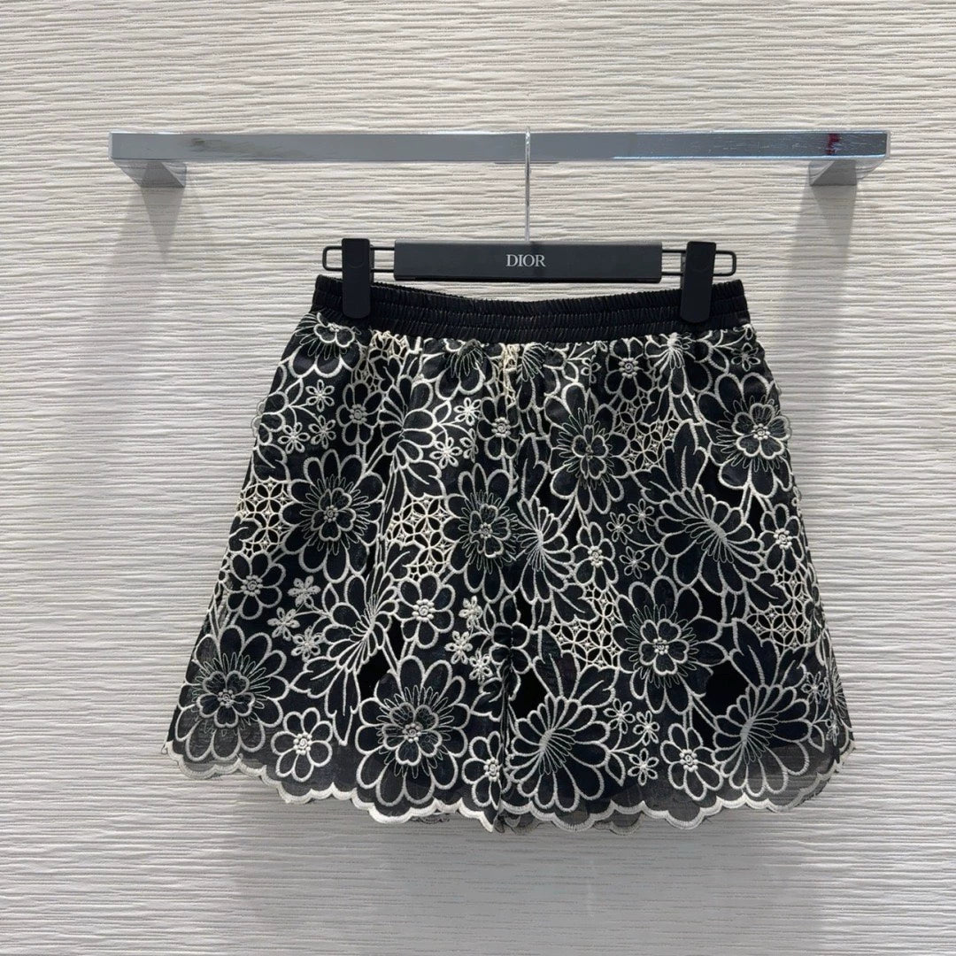 D 25 New Lace Shorts