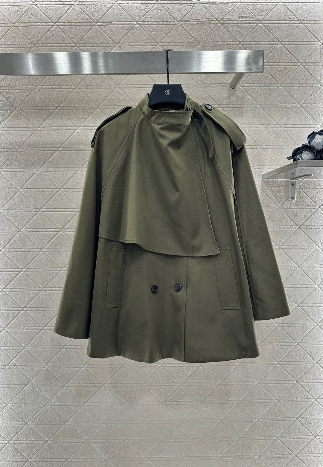 Bru 25 Cape windbreaker