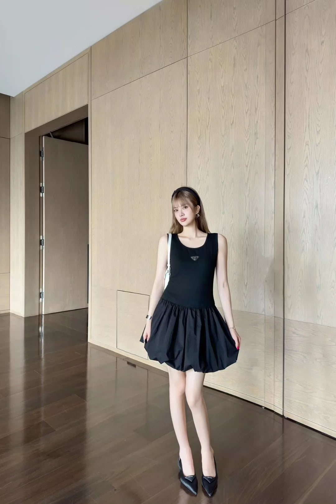 P 25 New Triangle Label Vest Pod Dress (Black & White)