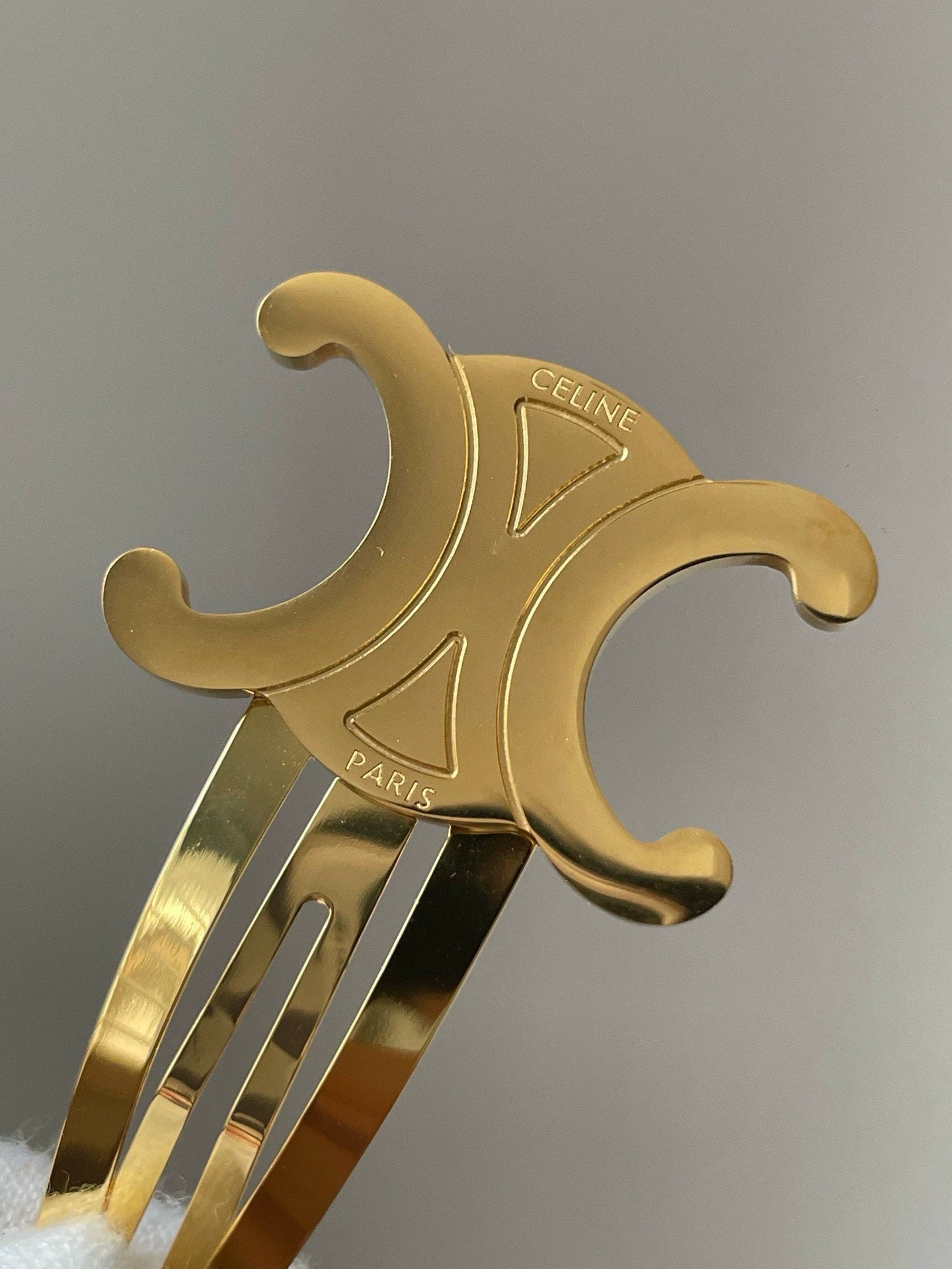 CE 25 Snap-on Hair Clip Gold