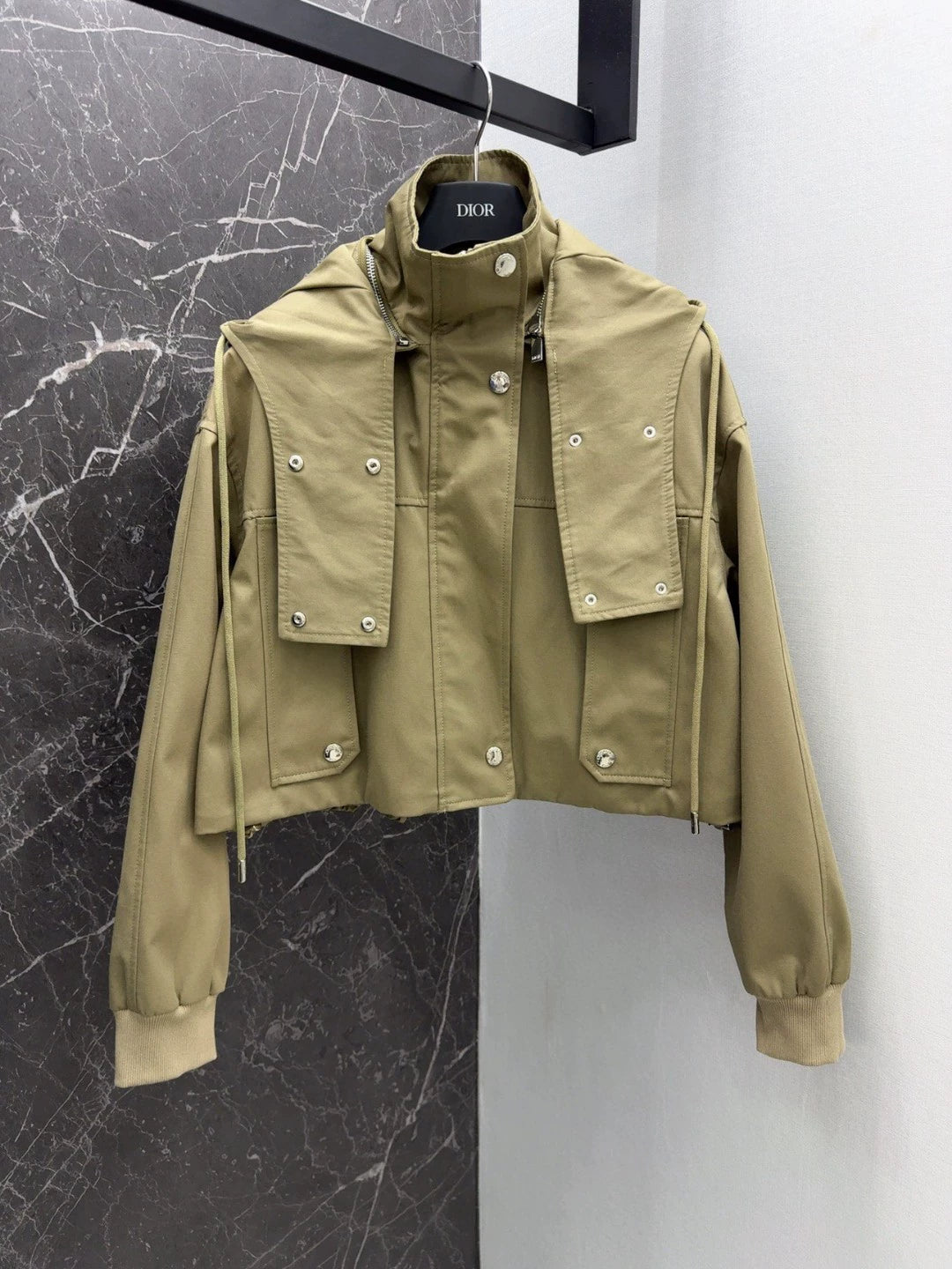 D 25 Neue klassische kurze Windjacke mit Kapuze