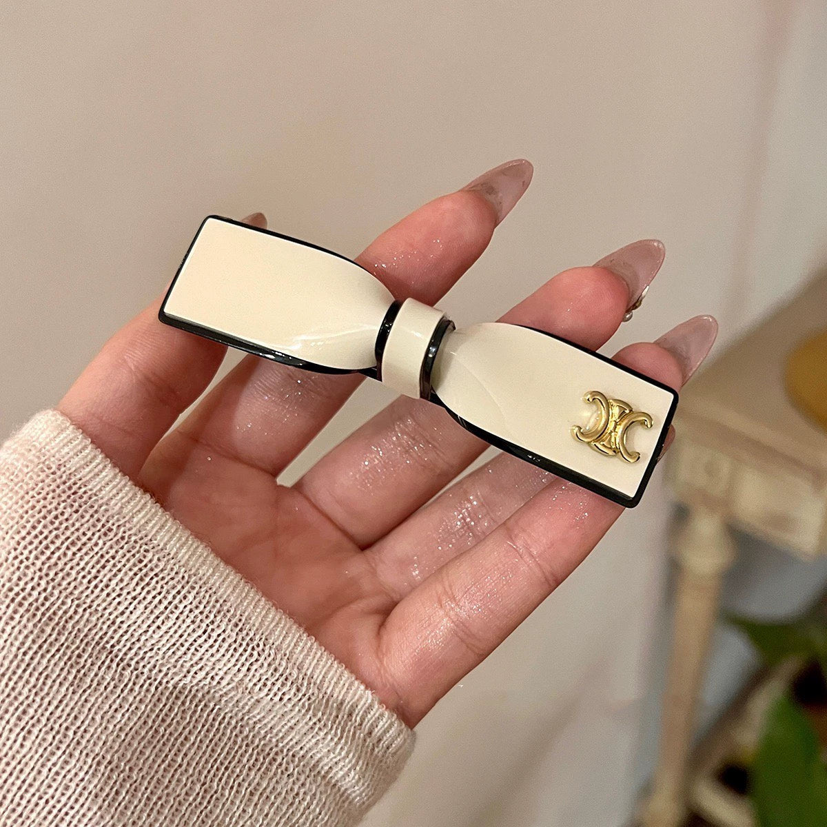CE 25 Spring clip hairpin