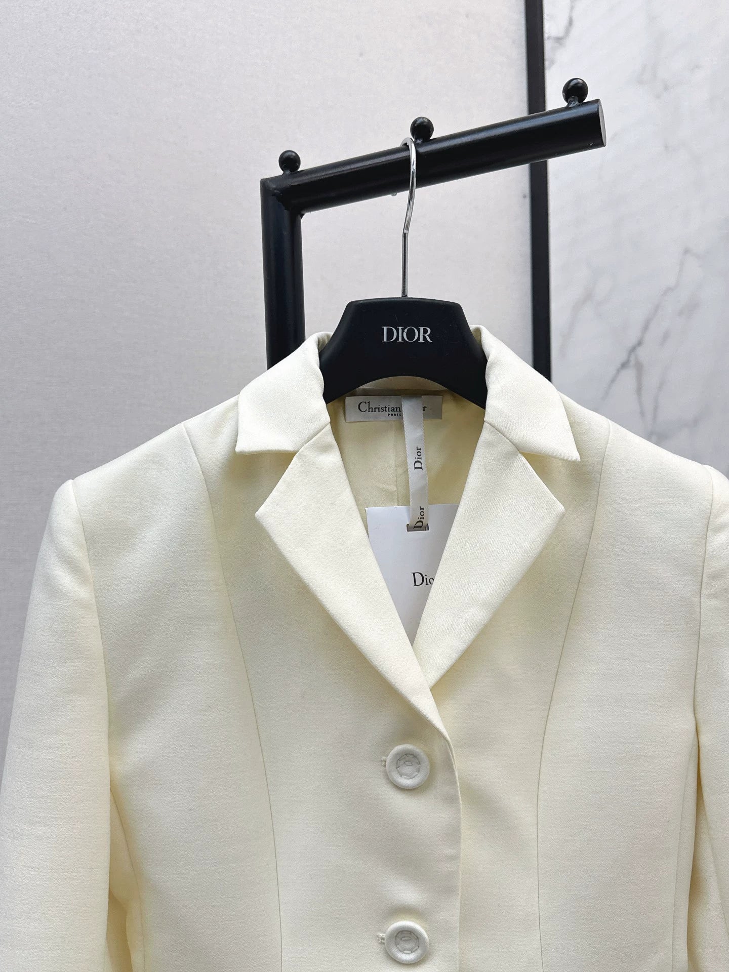 Di 25 Minimalist single breasted slim fit suit jacket