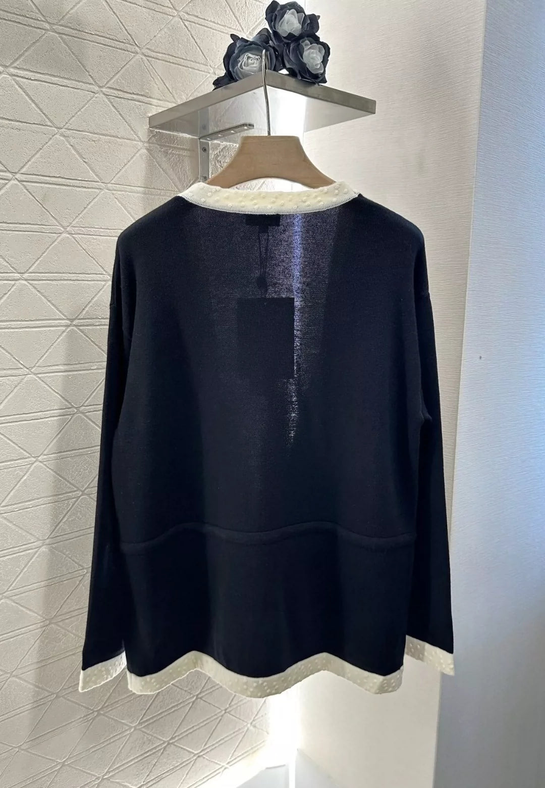 c 25 early fall new black and white color collision knitted cardigan