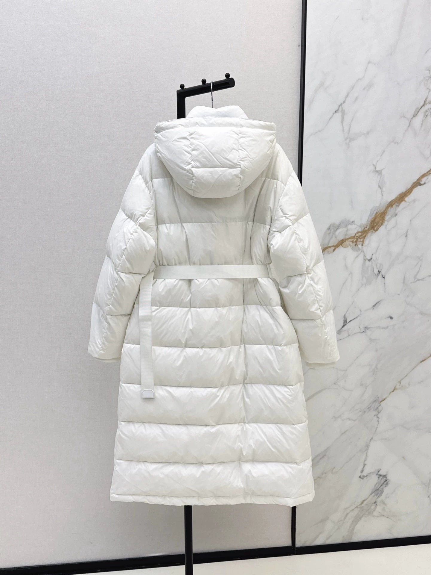P 25 new hooded down jacket with belt