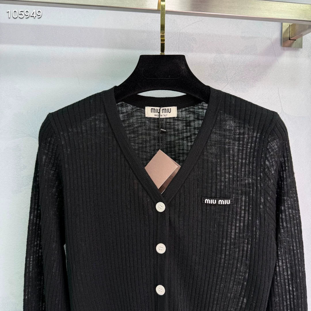 M 25 Short Thin Small Cardigan Long Sleeve