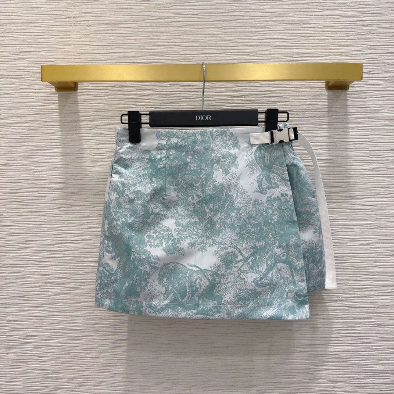 D 25 New Animal Jungle Printed Button Down Dress Pants