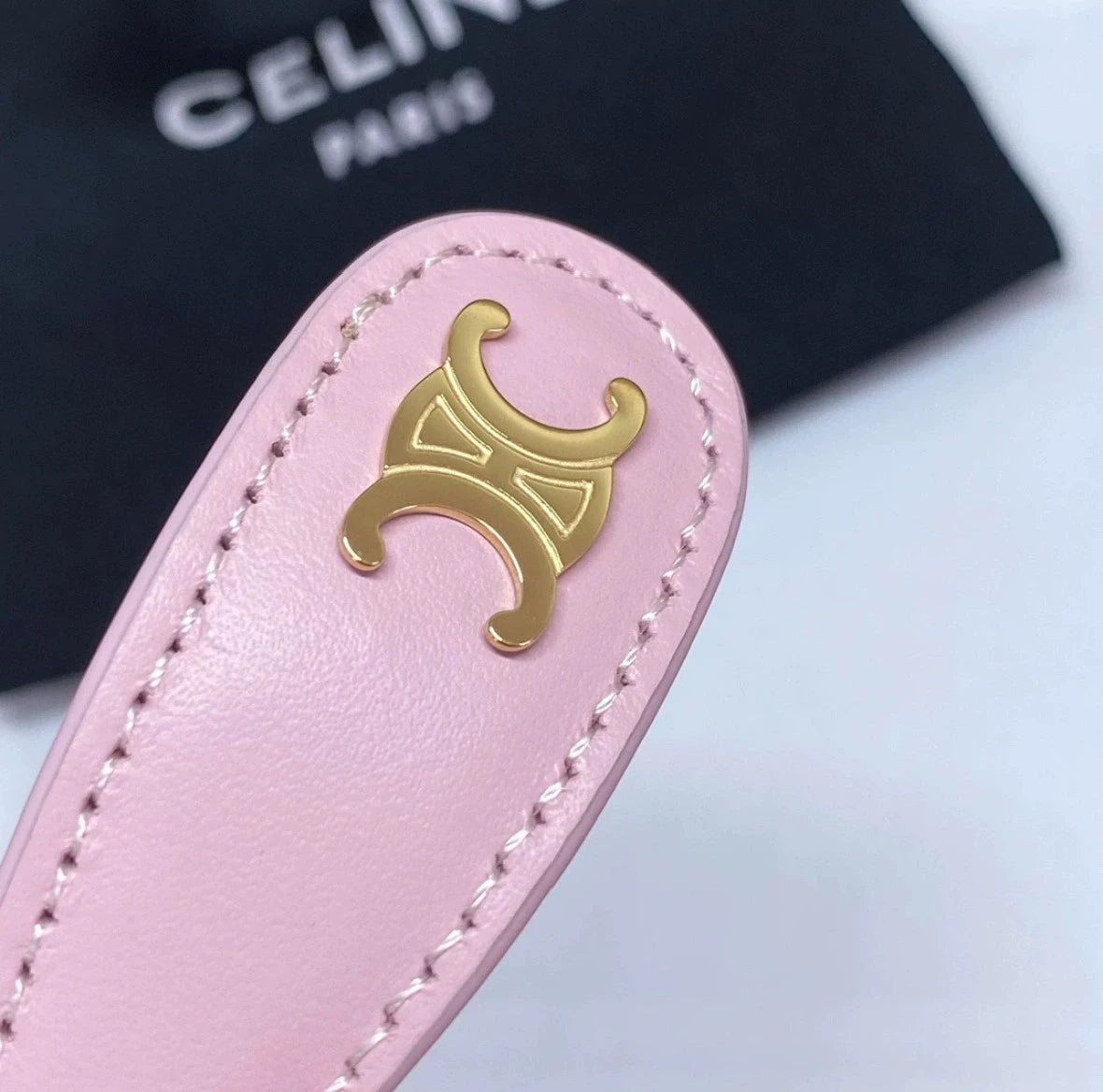 CE 25 Calf leather hair clip