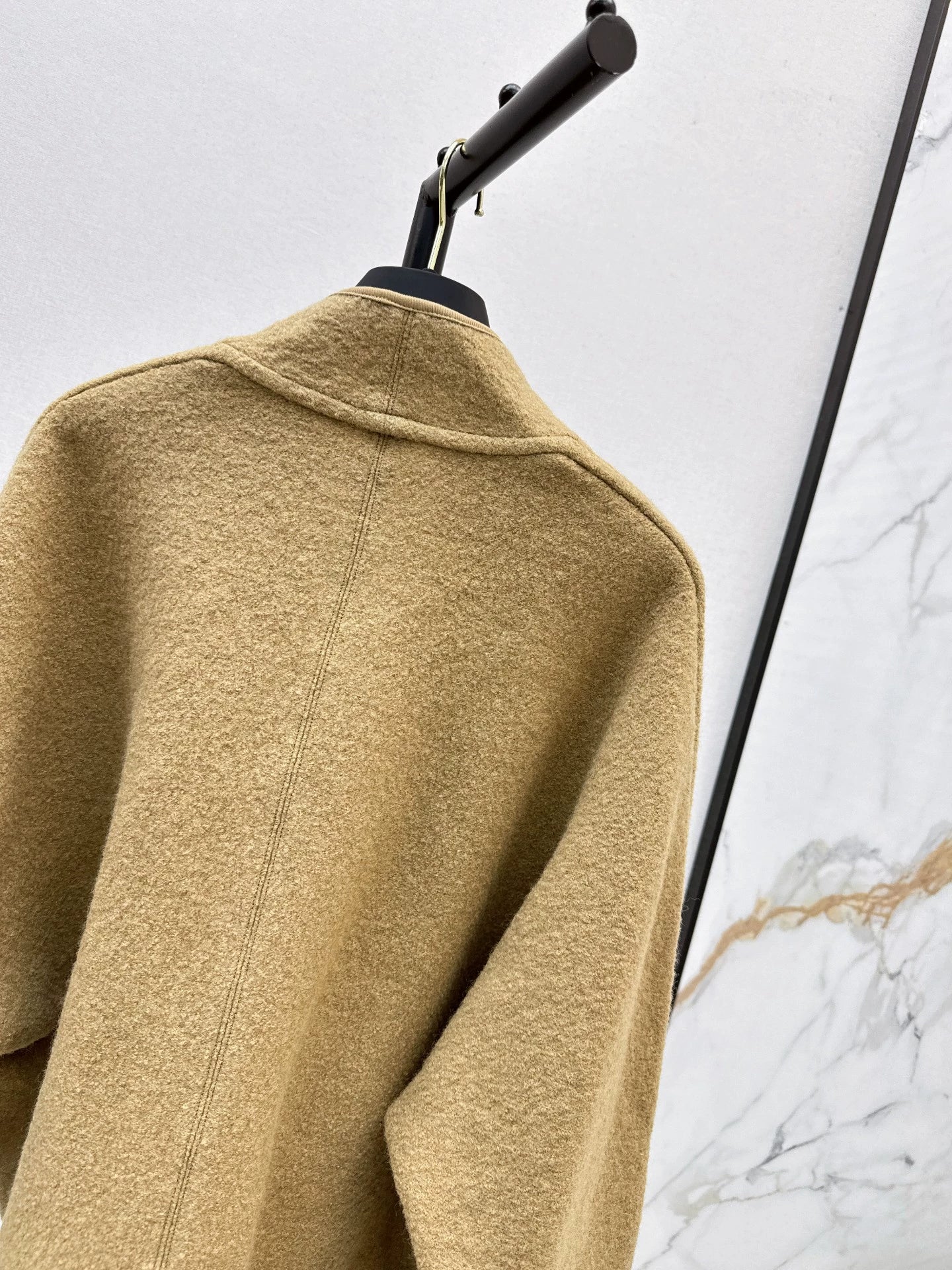 L 25 Buckled double-sided cape coat