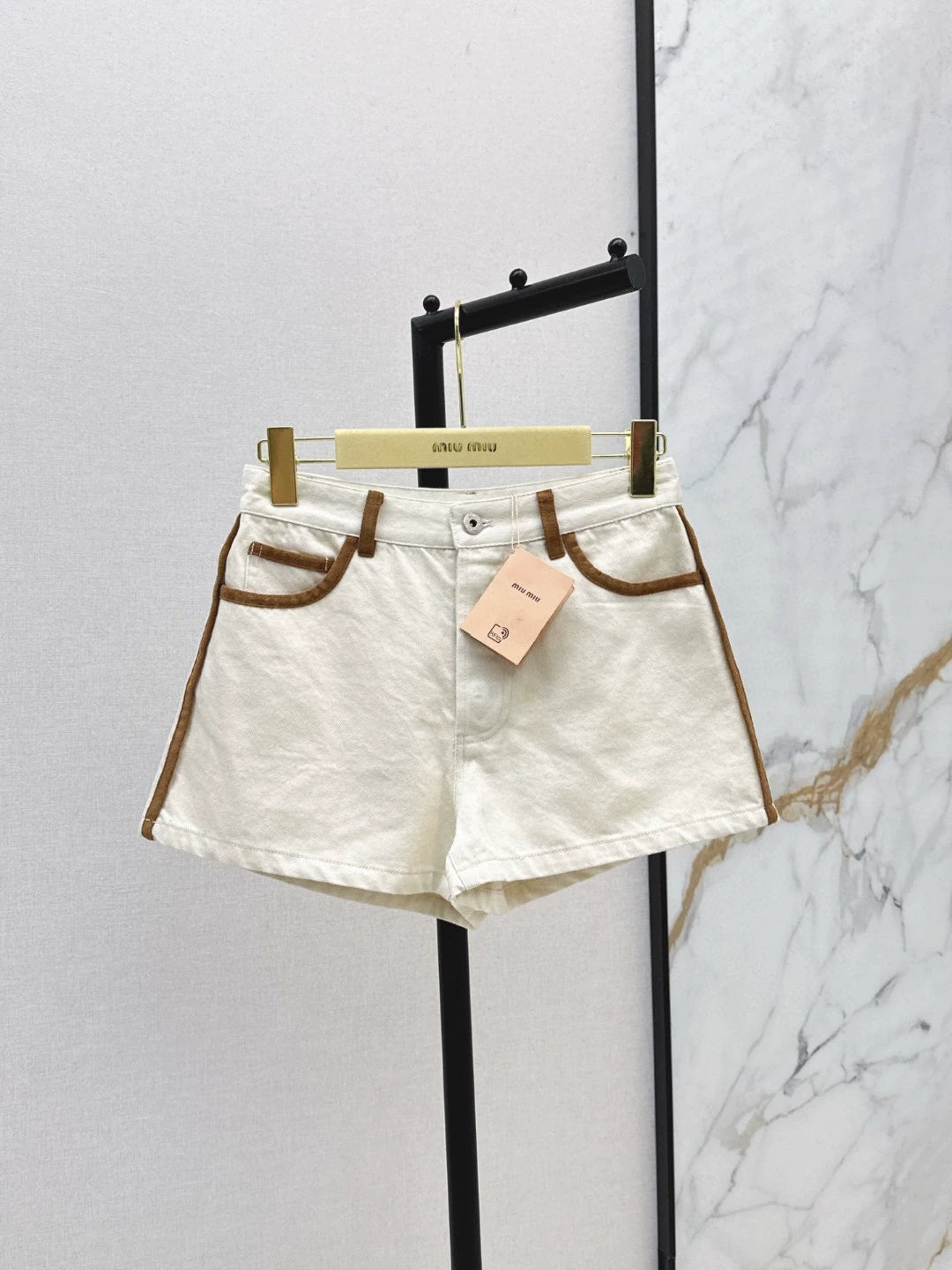 M 25 Spring/Summer Latest Patchwork Leather Embellished Denim Shorts