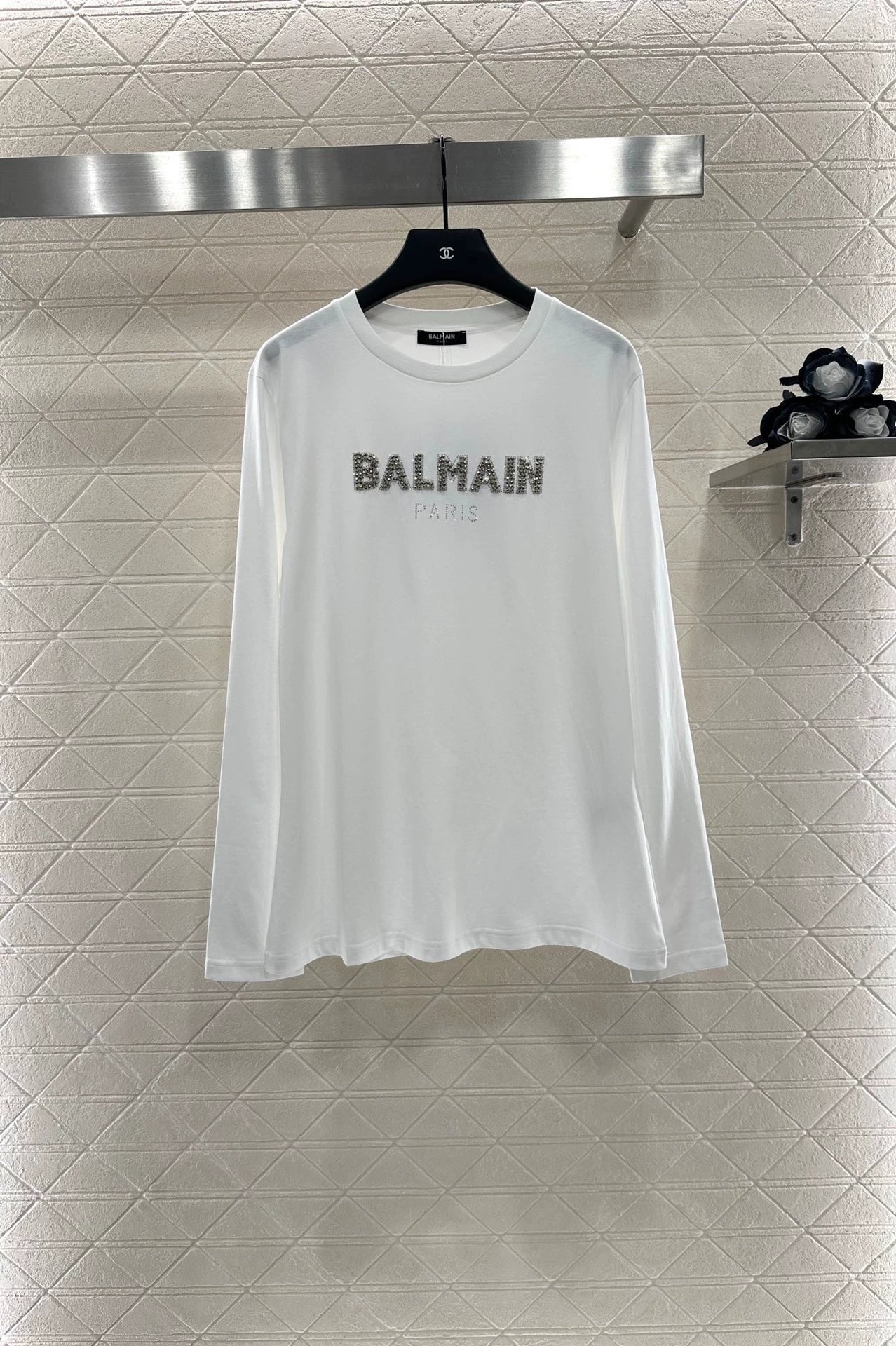 BA 25 A versatile round-neck long-sleeved top