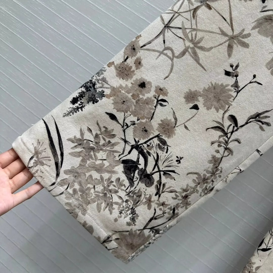 D 25 New Fresh and Light Ink Print Denim Trousers