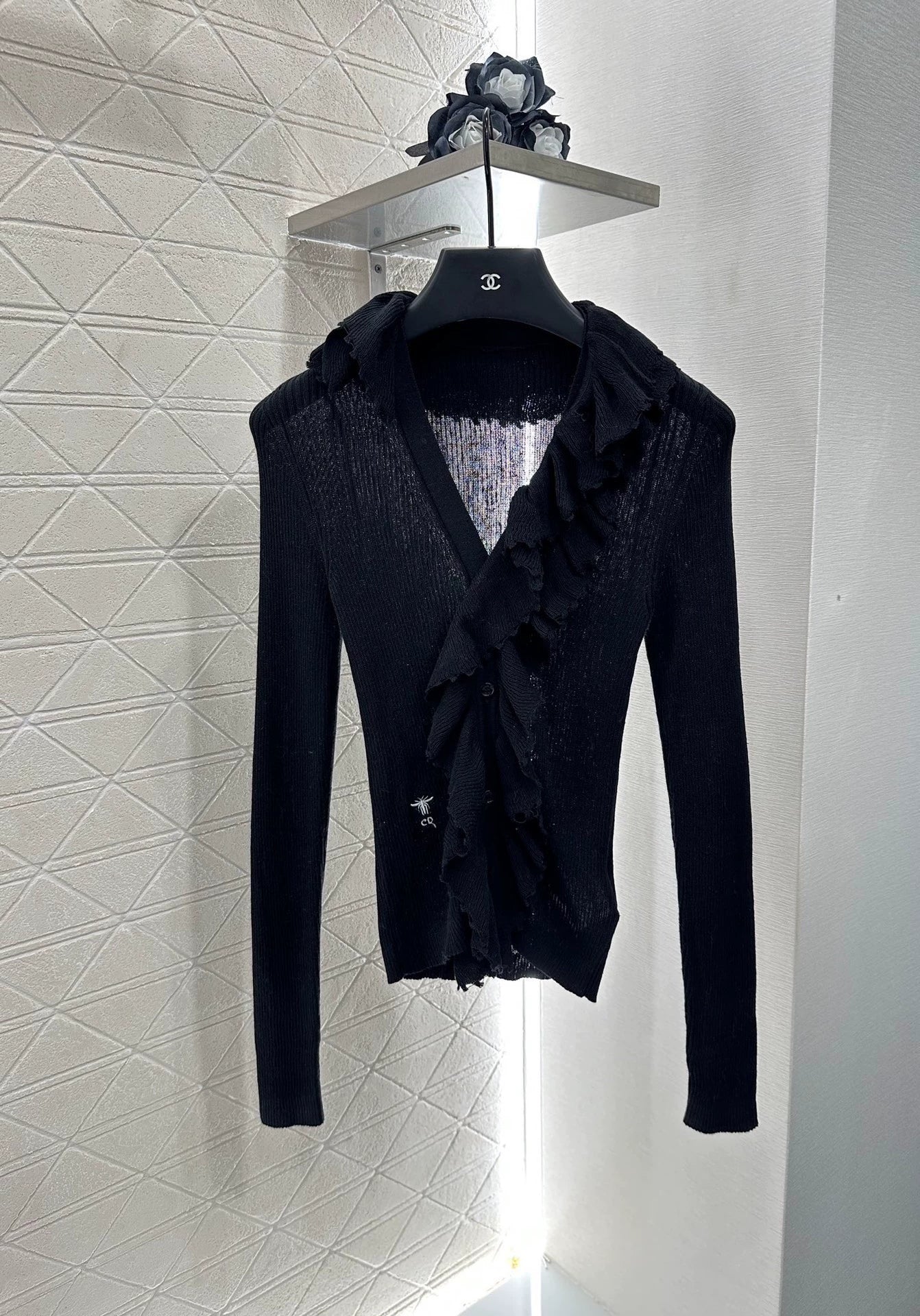D 25 3D Lace Lapel Knit Top