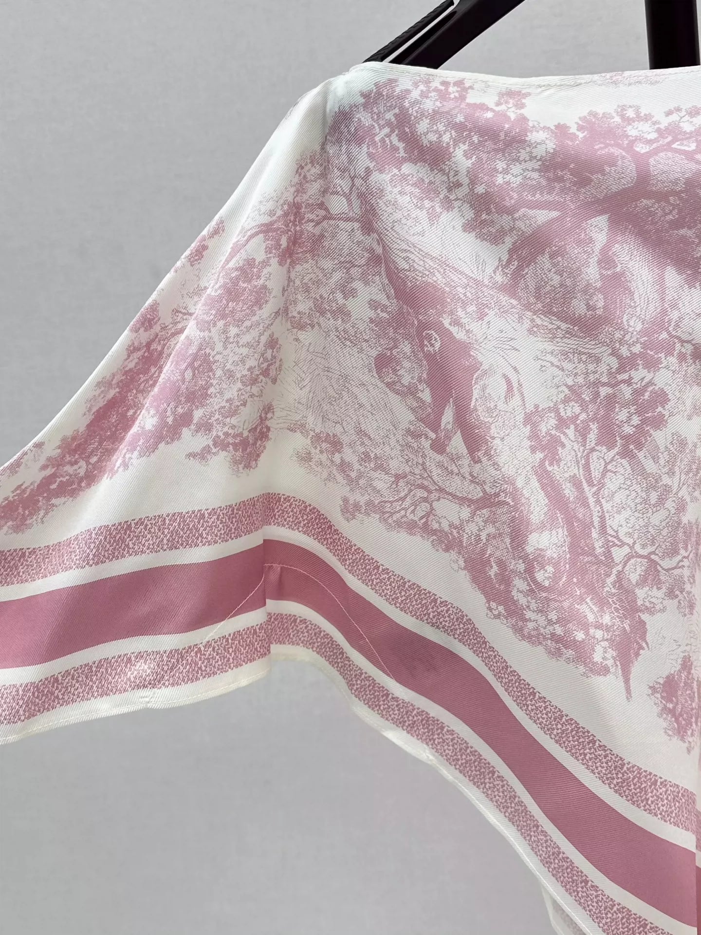 Di 25 Holiday style silk printed scarf cape cardigan