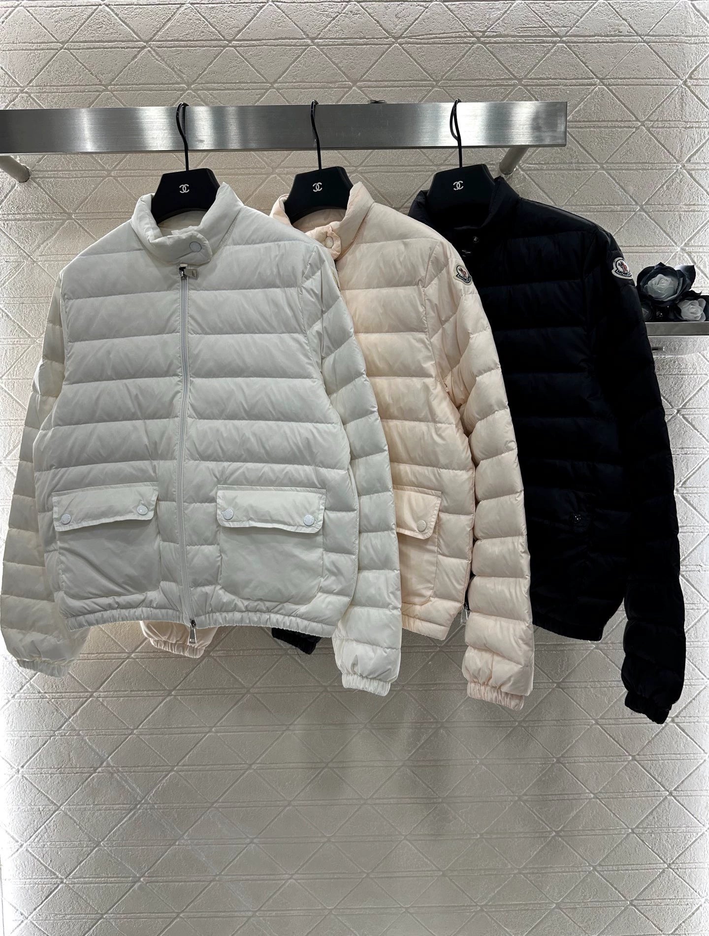 Mon 25 Stand-up collar, thin down jacket.