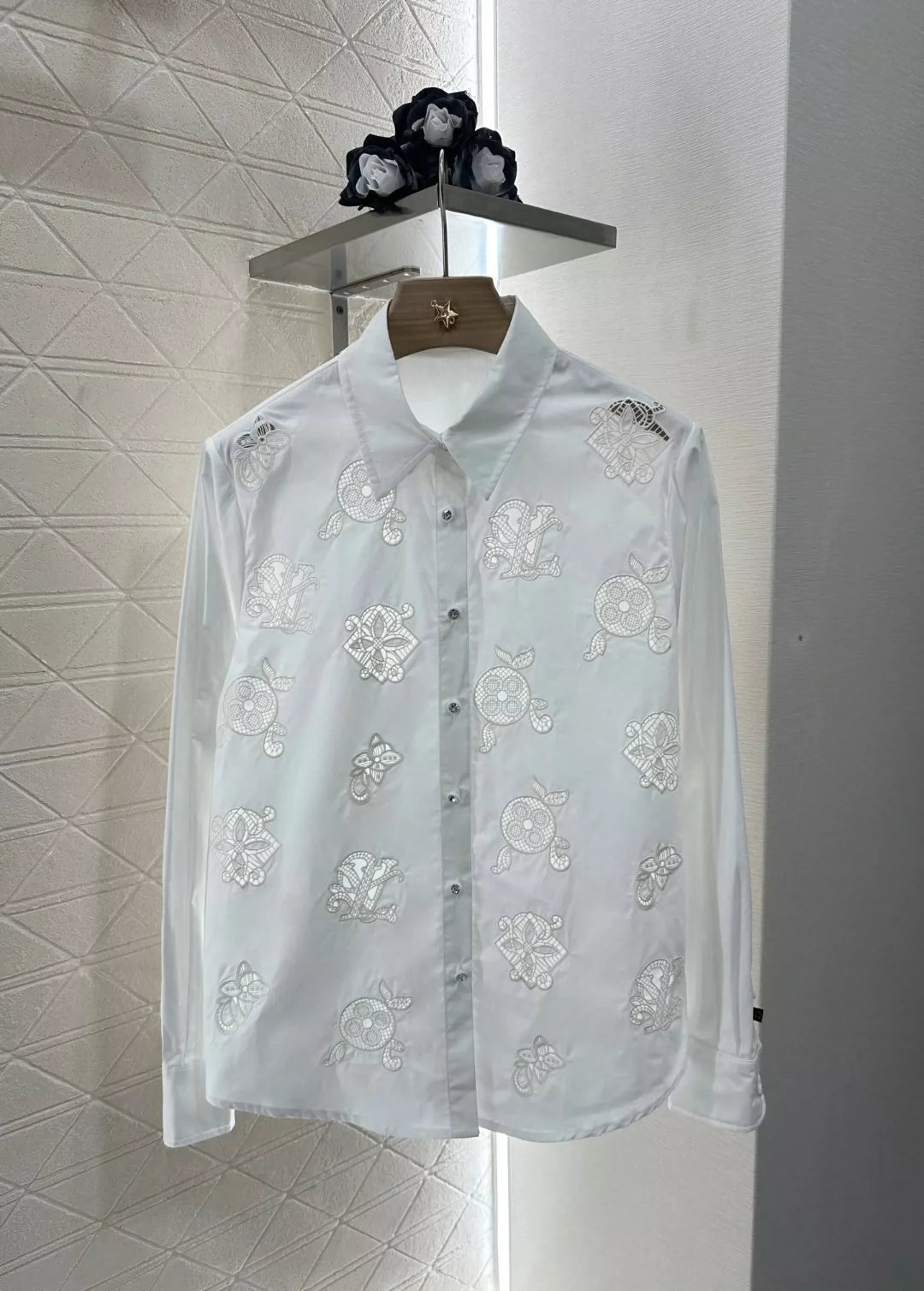 L 25 Spring/Summer New Colorful Embroidery Shirt
