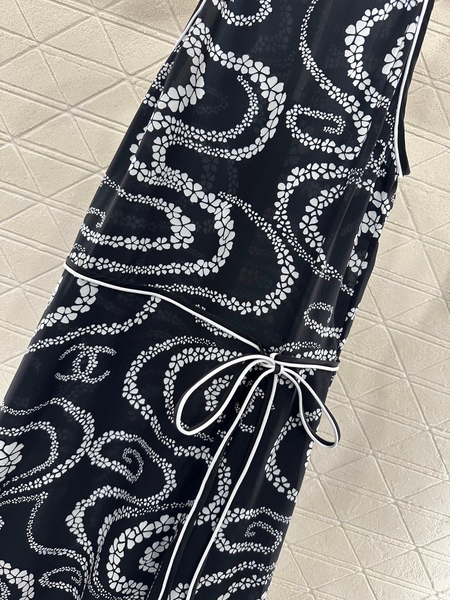 C 25 Printed halter dress