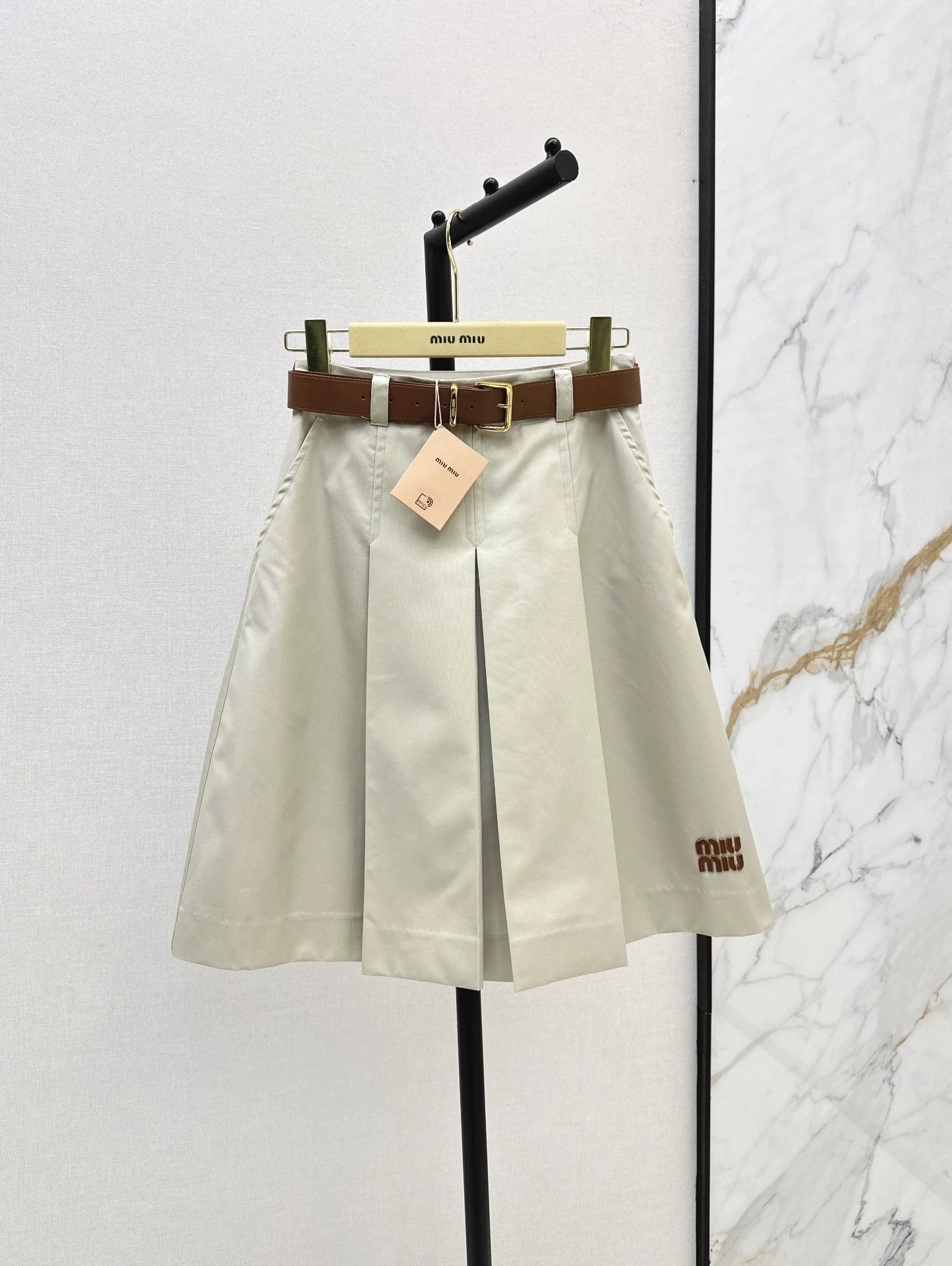 M 25Ss Fall/Winter New Belt-Adorned Low-Rise Light Khaki Midi Skirt