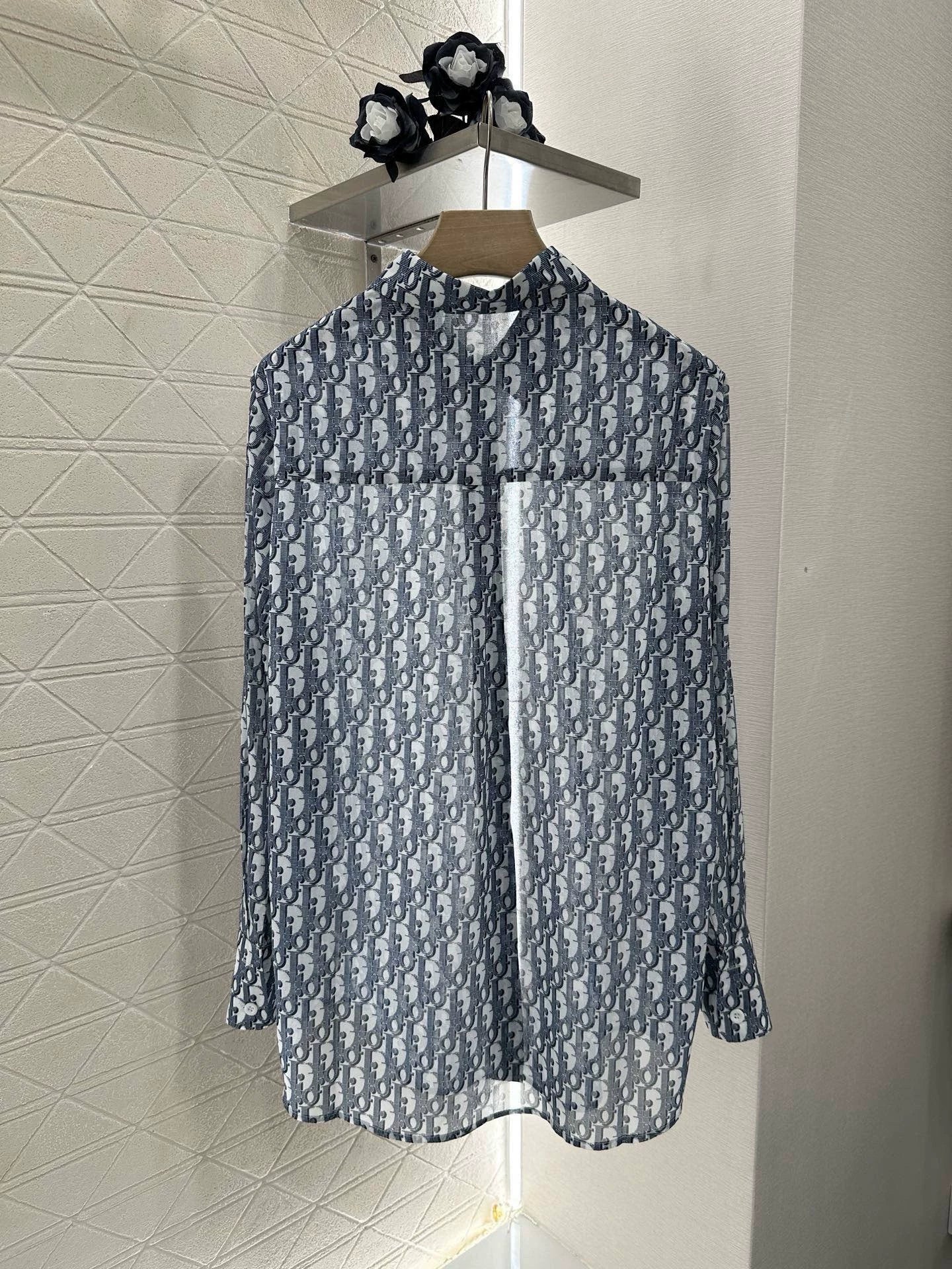 D 25 Printed Silhouette Shirt and Pants Set