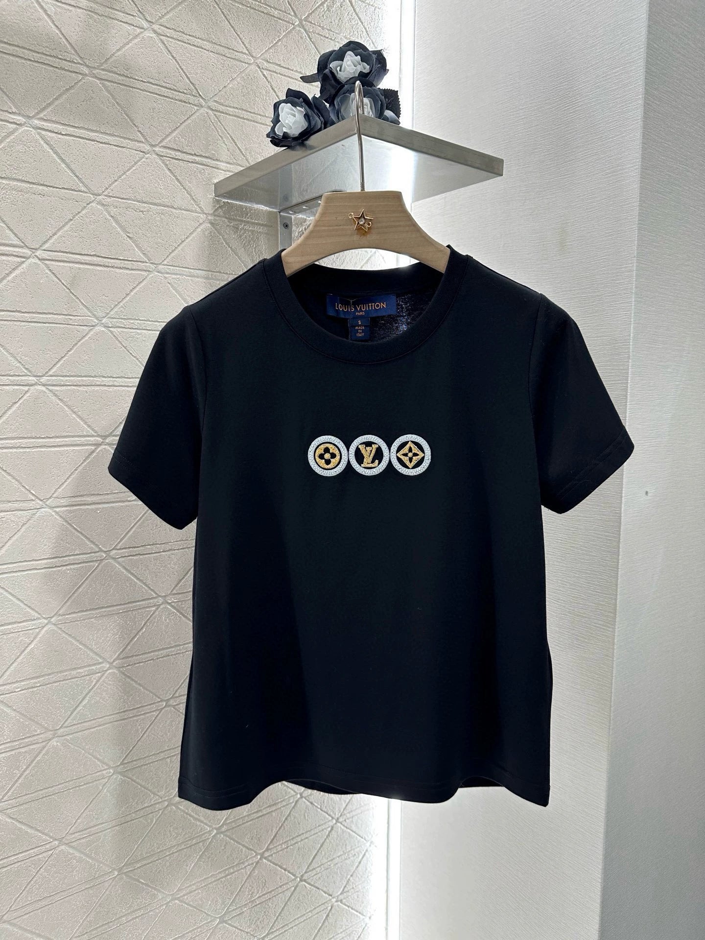 L 25 Embroidered Beaded Letter Round Neck Short Sleeve T-Shirt(white black brown)