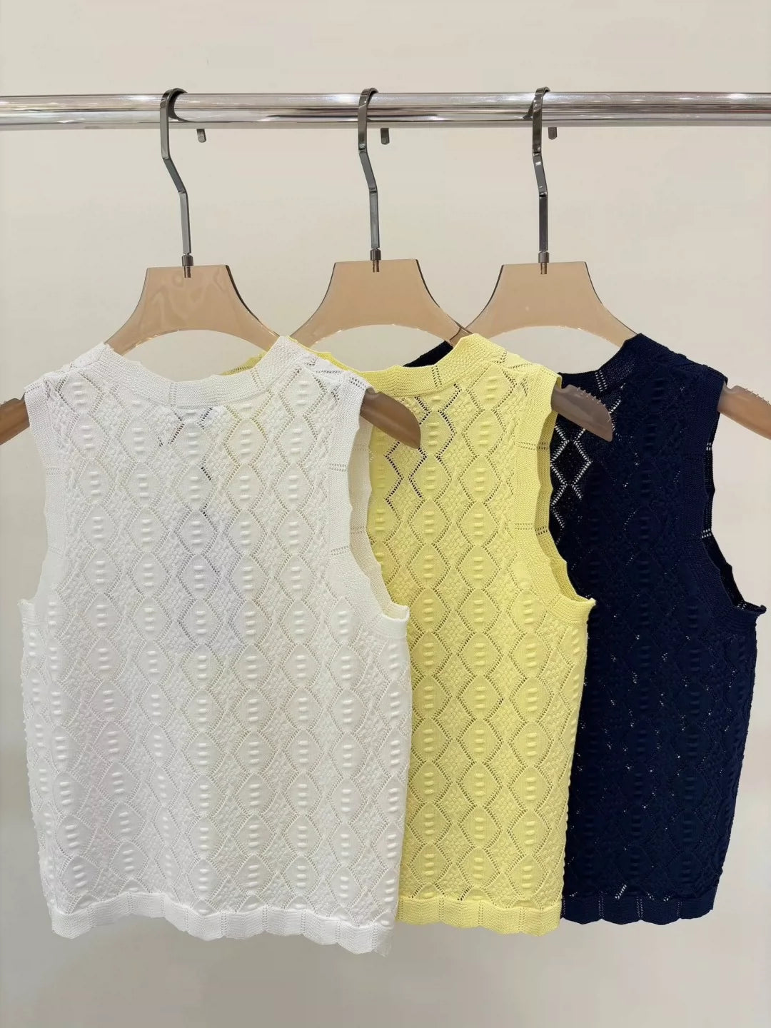 C 25 Summer new V-neck letter logo patch letter logo diamond button knitted vest