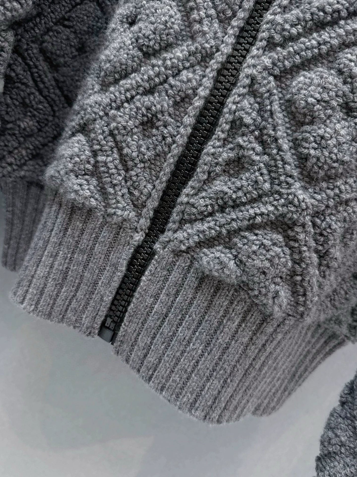 L 25 Yarn Diamond Zipper Long Sleeve Hoodie