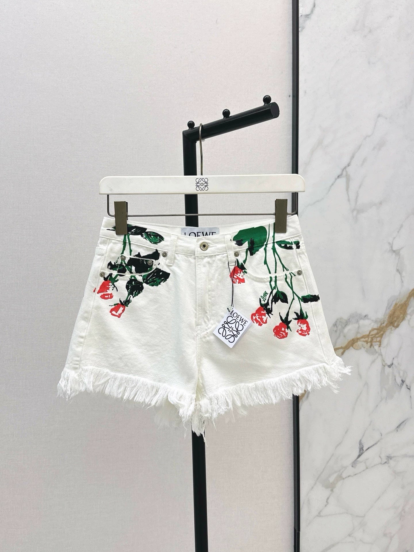 LO 25 Spring/Summer New Resort Collection Rose Print White Denim Shorts