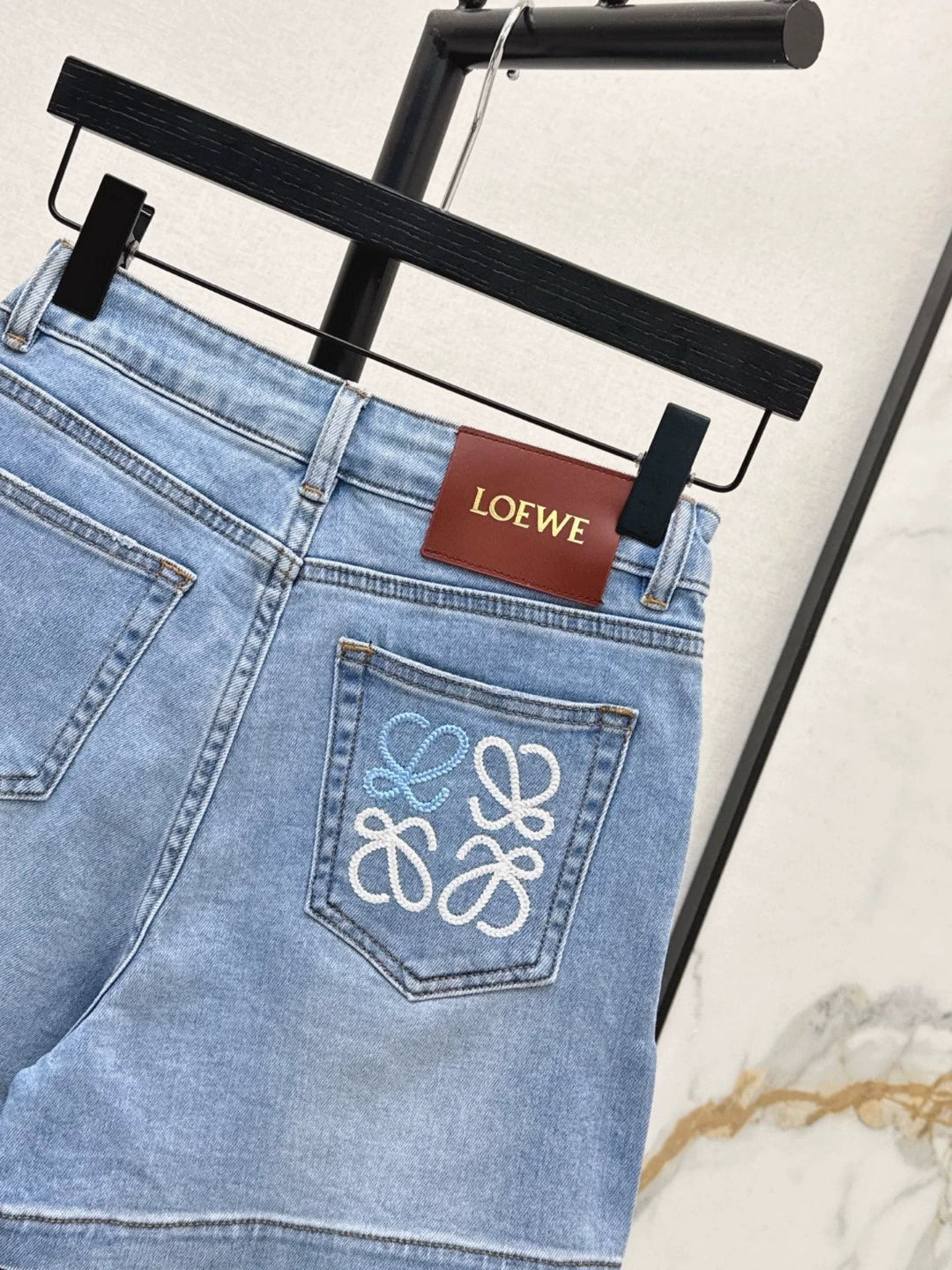 Lo 25 Latest Classic Monogrammed Leather Tag Embellished Denim Shorts ( Large Size )