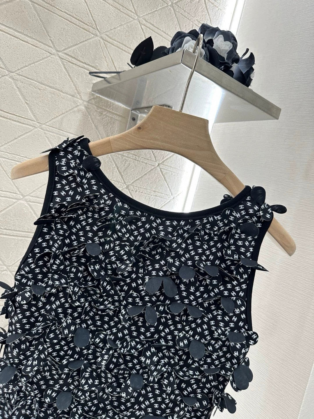 C 25 New Floral Vest