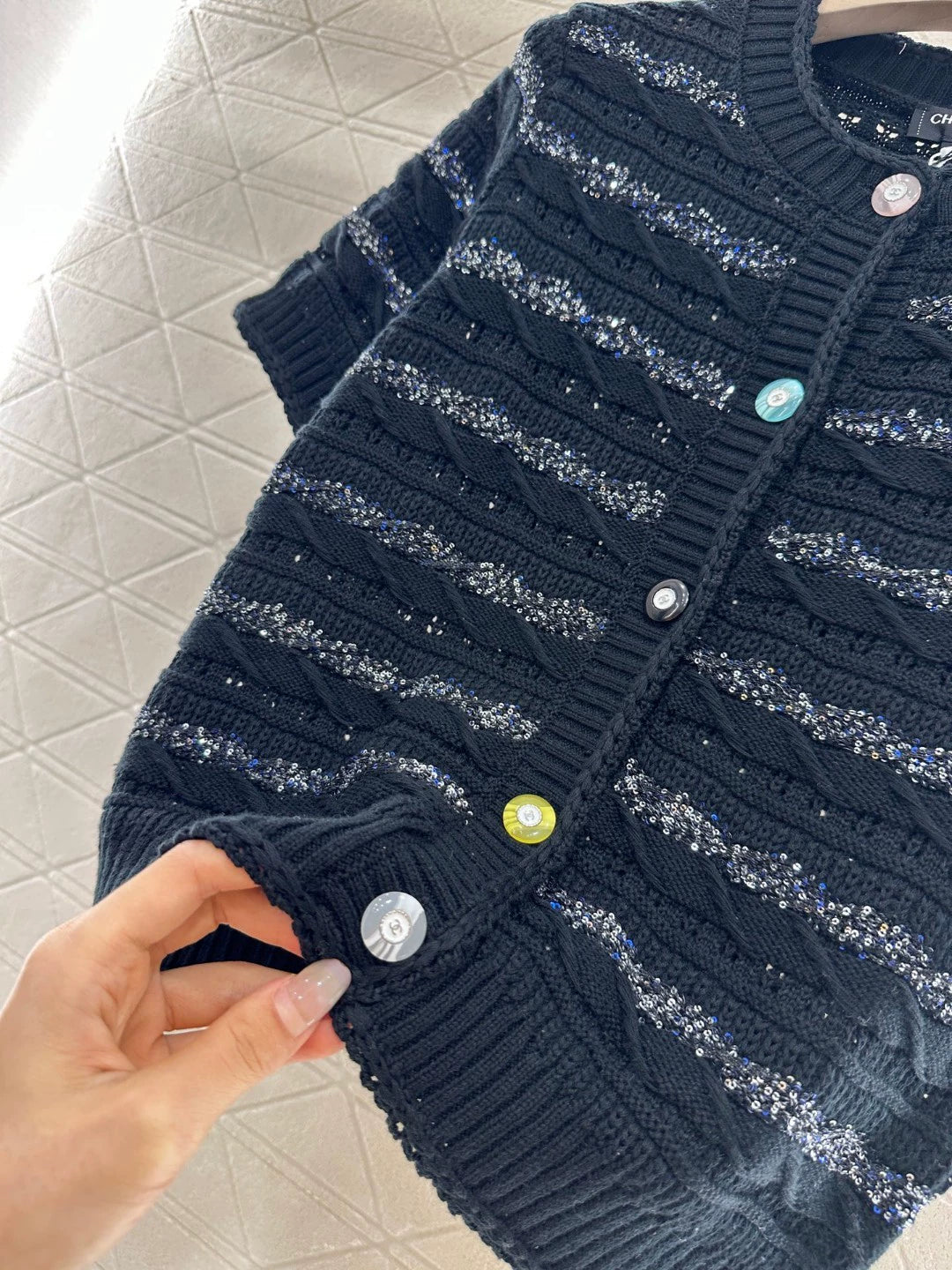 C 25 New Sequin Stripe Knit Short Sleeve Cardigan