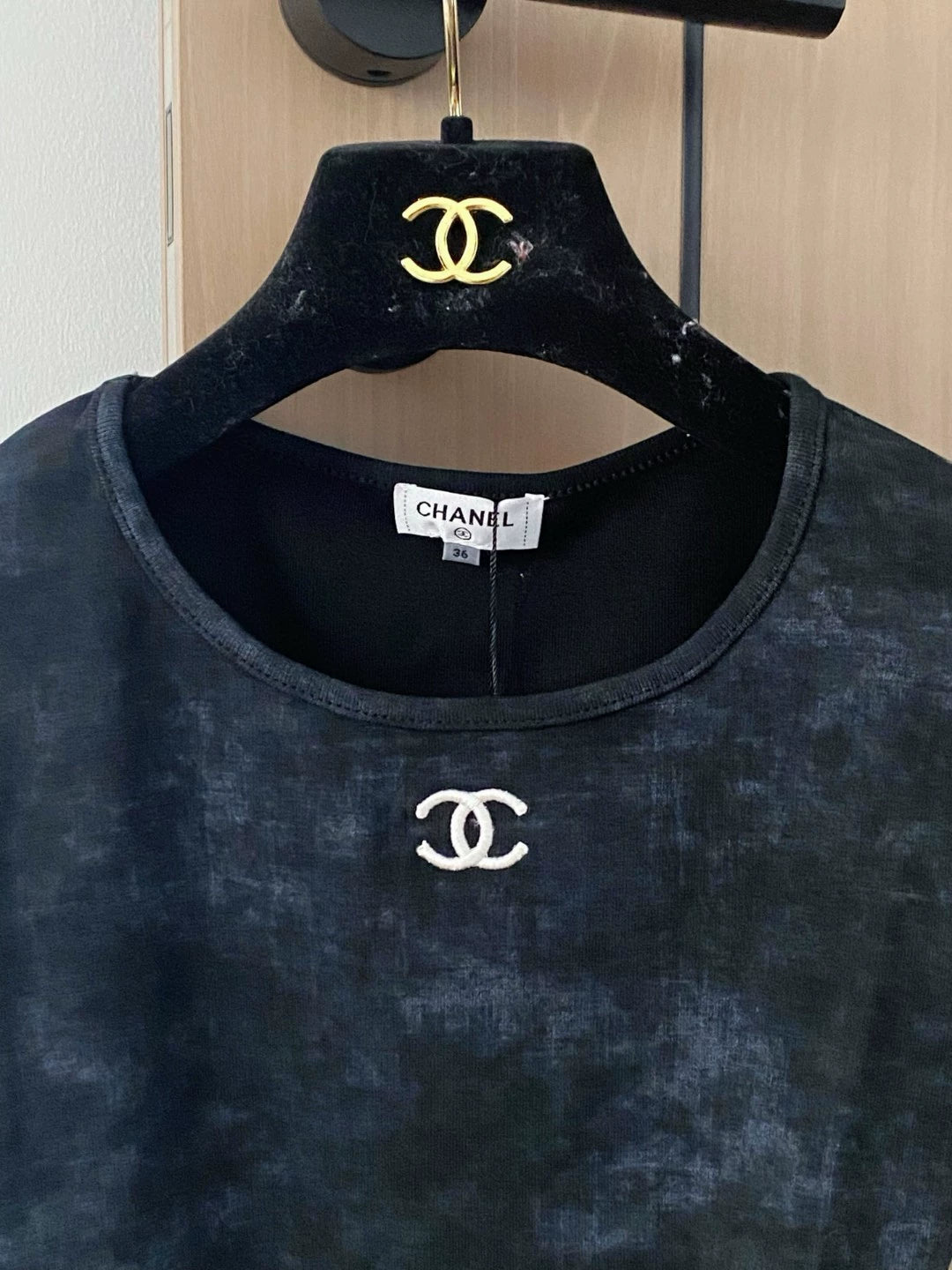 C 25 new metal buckle with round neck short short sleeve(white black gray)