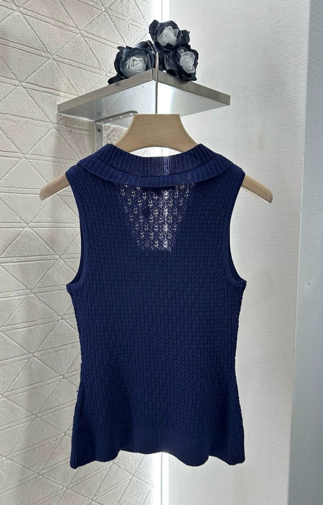 C 25 New Organ Pleat Knit Vests