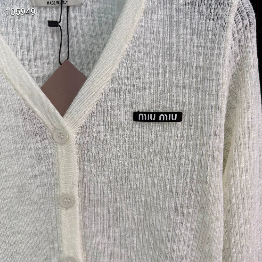 M 25 Short Thin Small Cardigan Long Sleeve