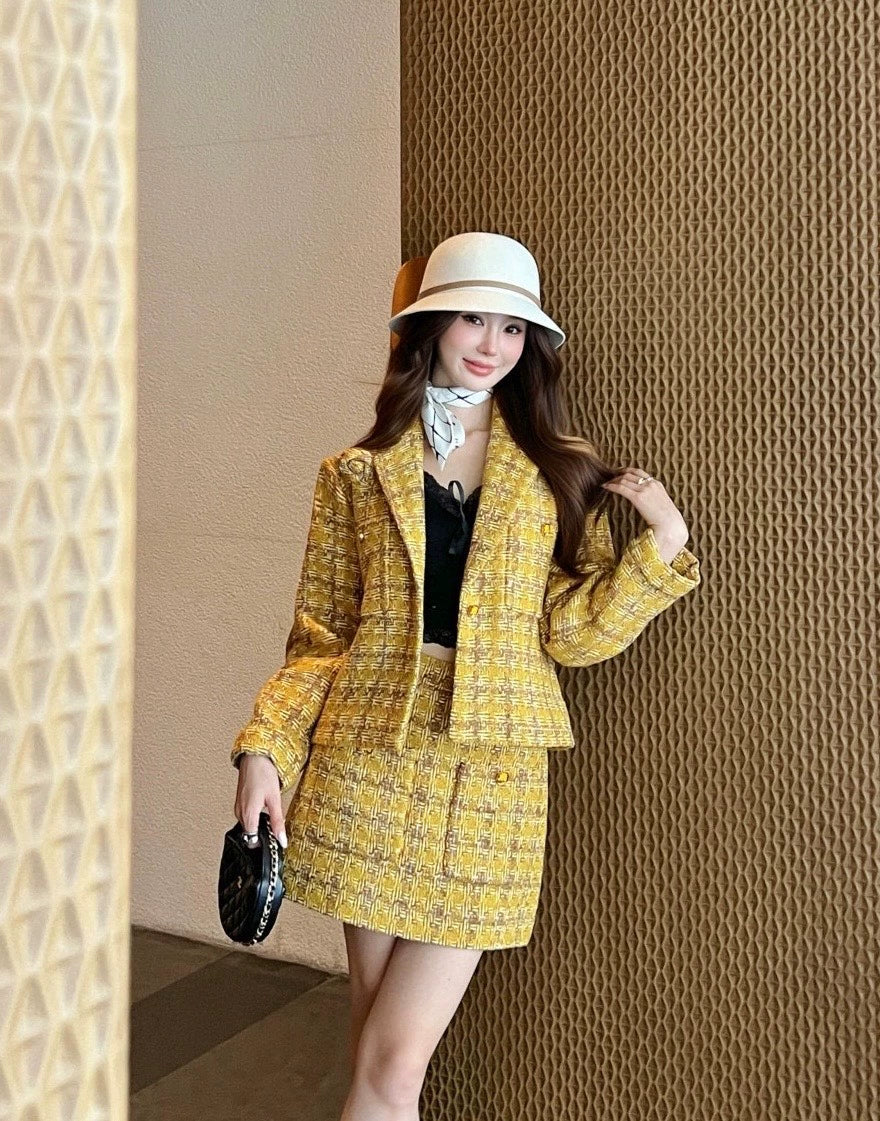 C 25 Yellow tweed skirt + jacket suit