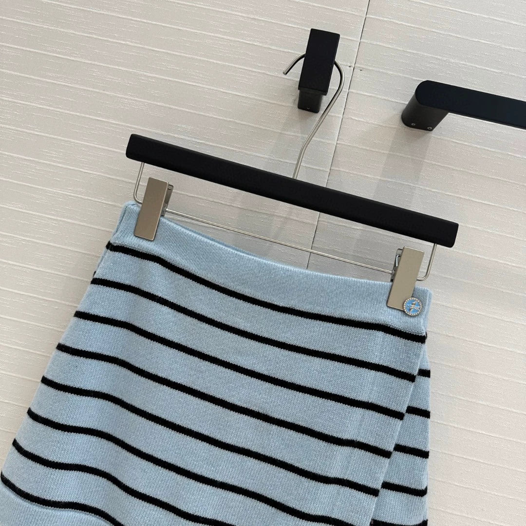 C 25 New Blue Stripe Knit Dress Pants